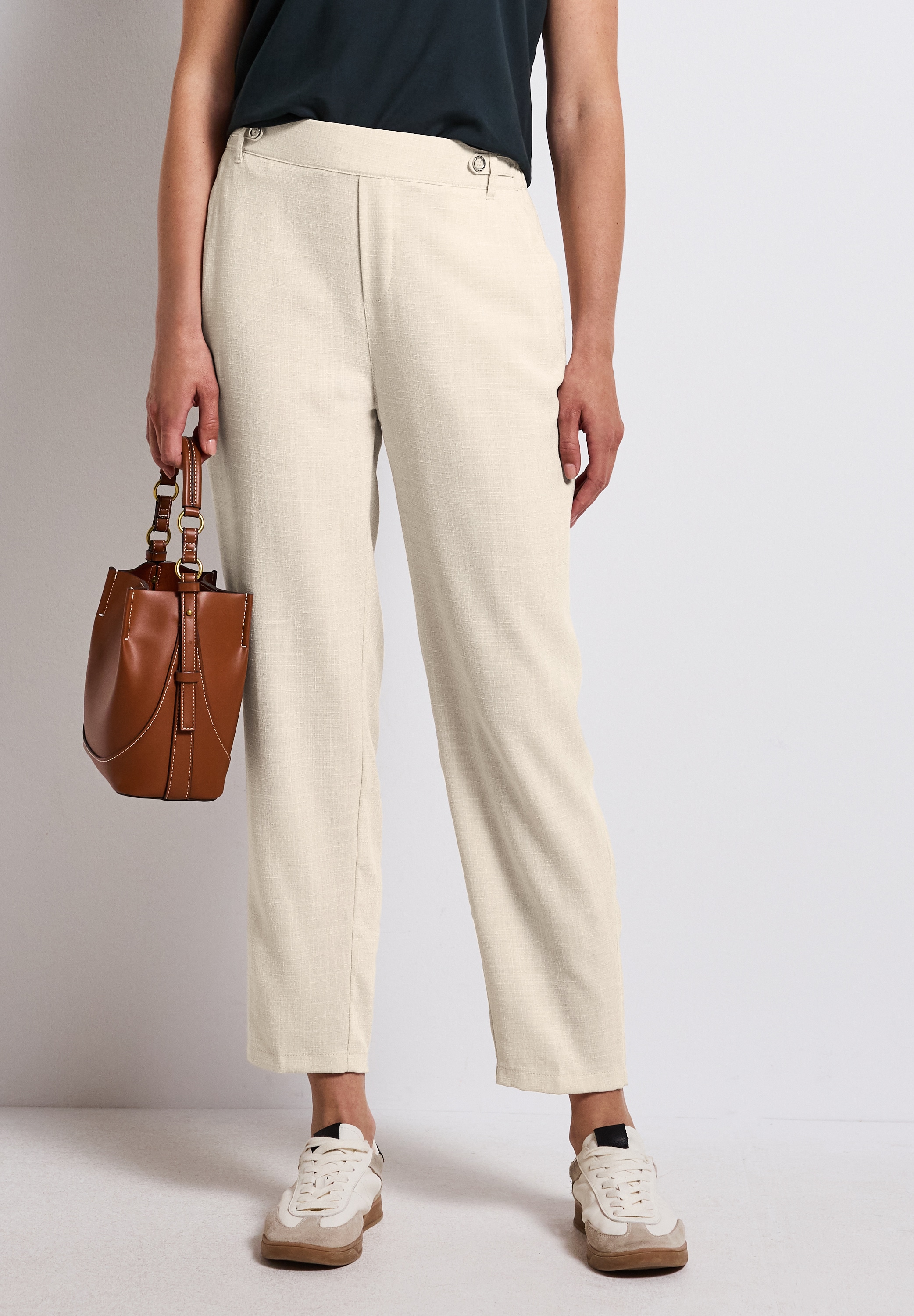 STREET ONE Chinohose, mit Knopfdetail günstig online kaufen