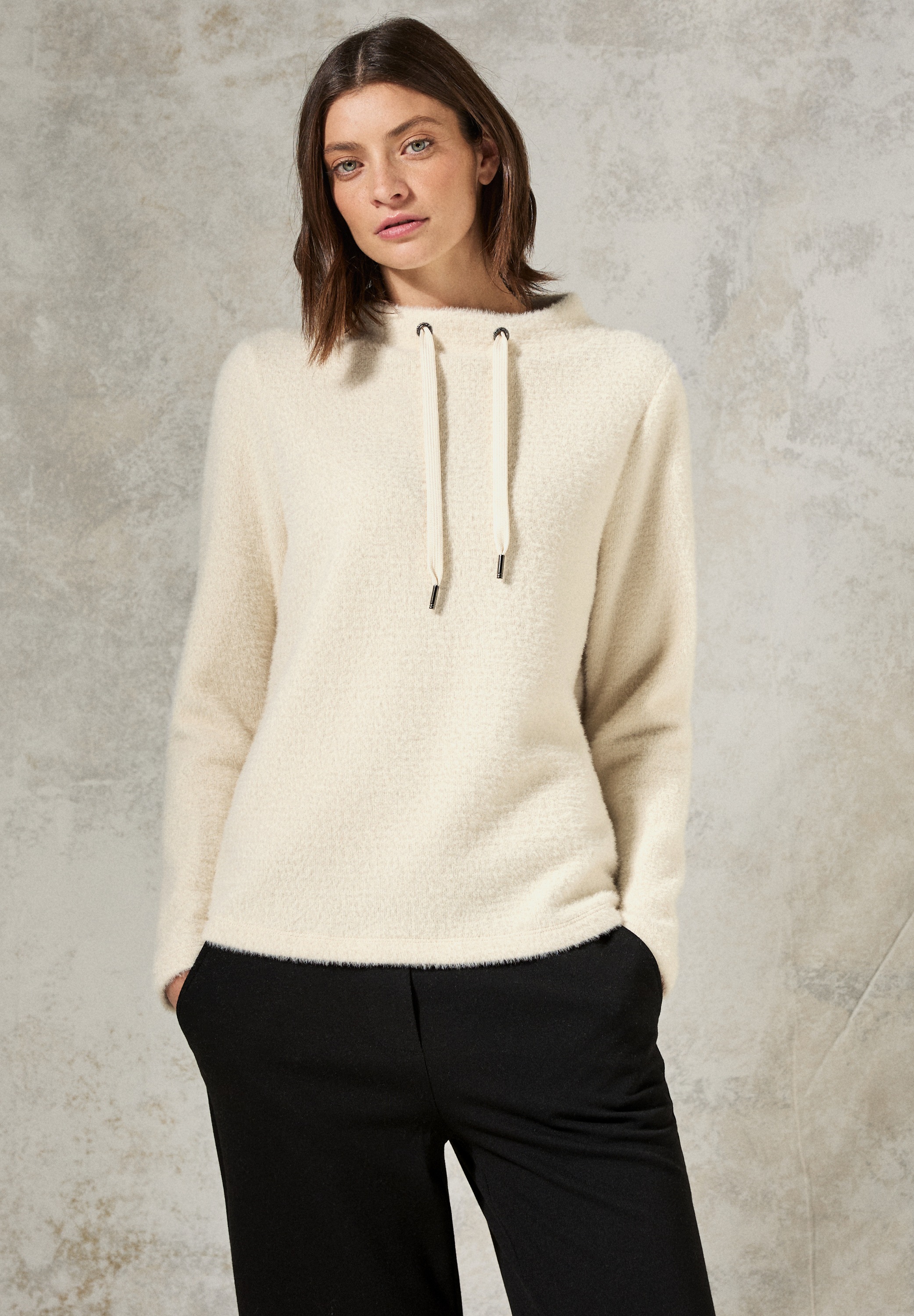 Cecil Langarmshirt im angenehmen Materialmix