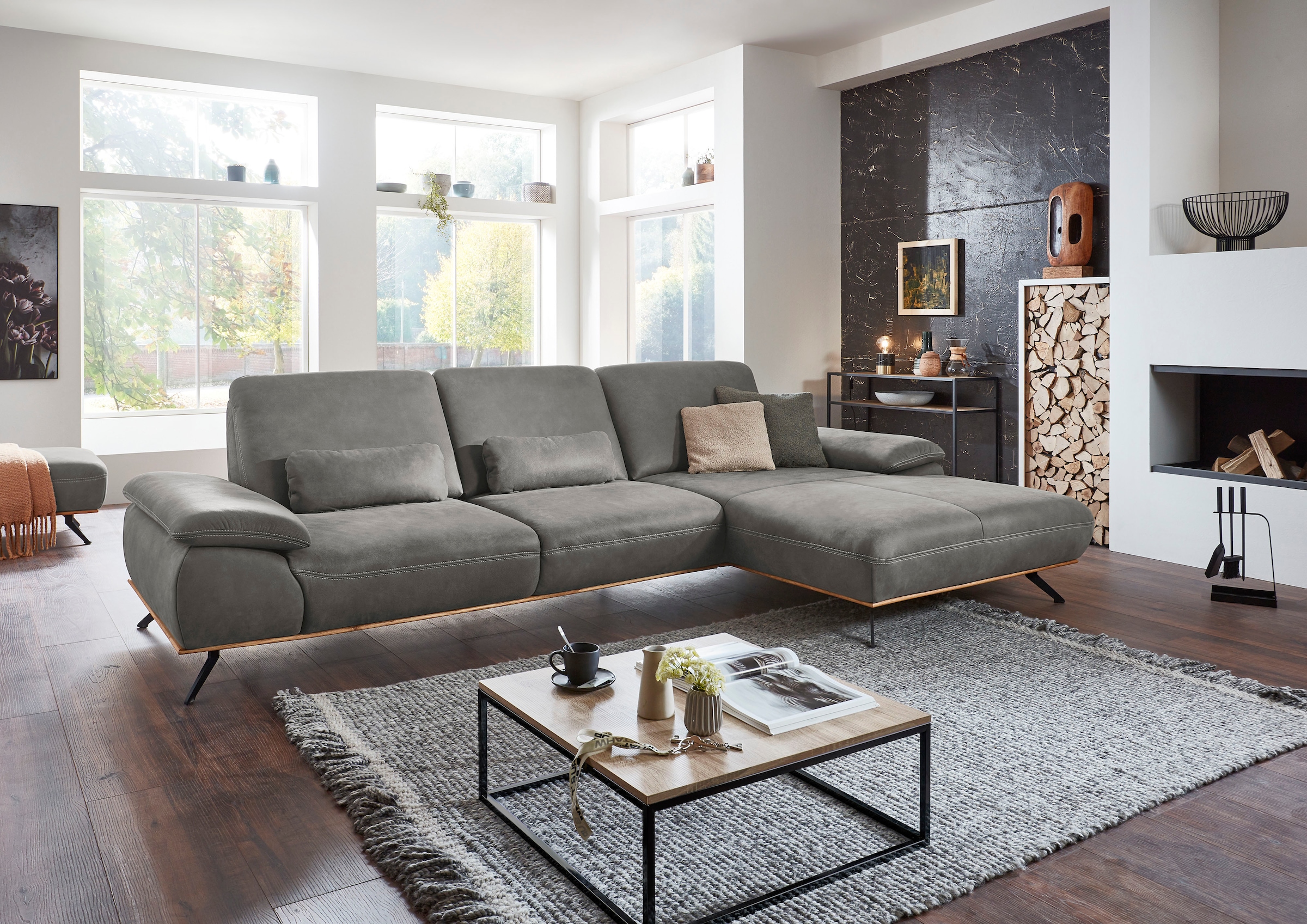 Die PlanBar Ecksofa "PN-EM18063 L-Form, B: 322 cm" optional mit echt bezogenem Rücken, Sitztiefen- und Armteilverstellung
