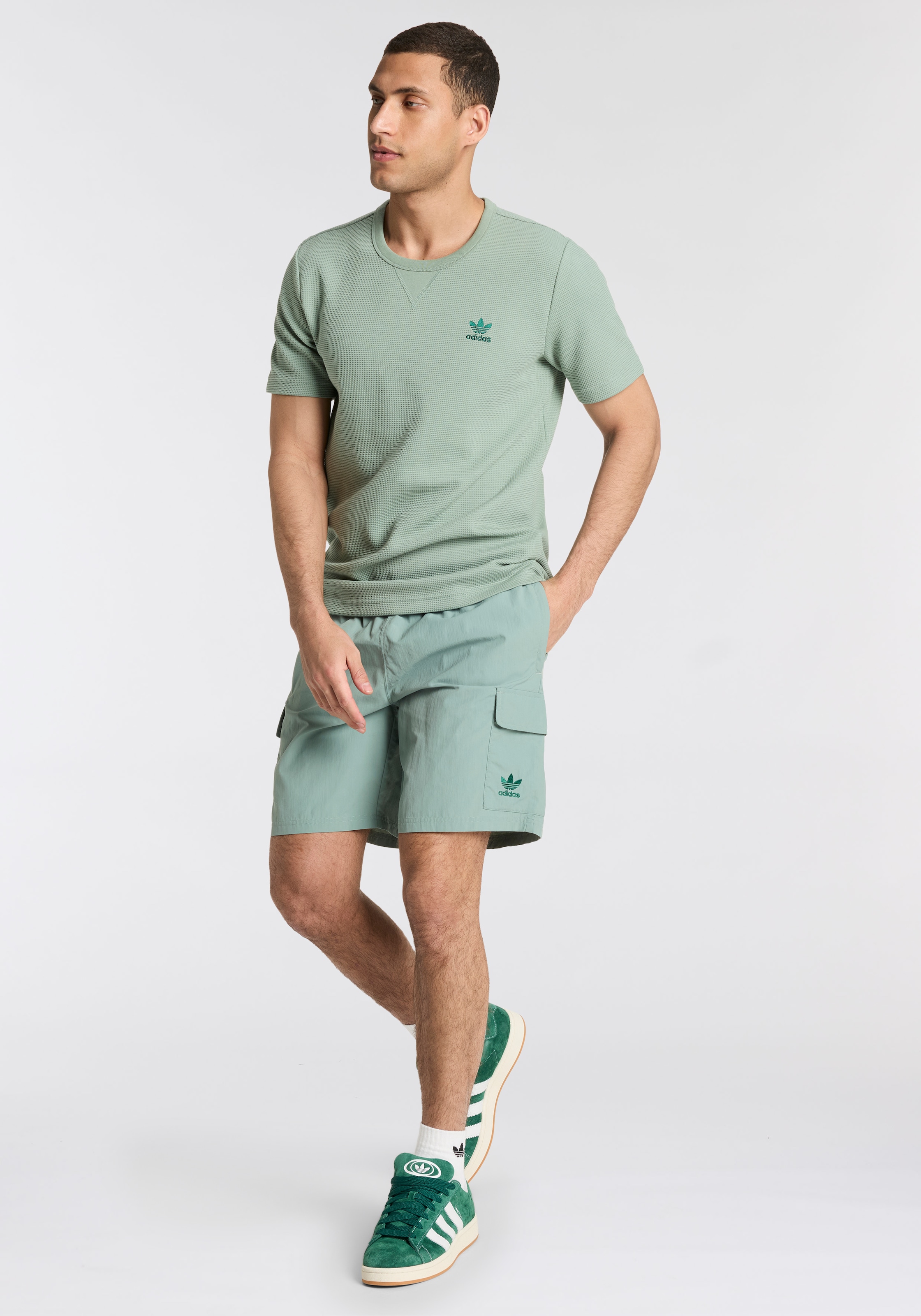 adidas Originals Shorts »ESS WVN SHORTS«, (1 tlg.)
