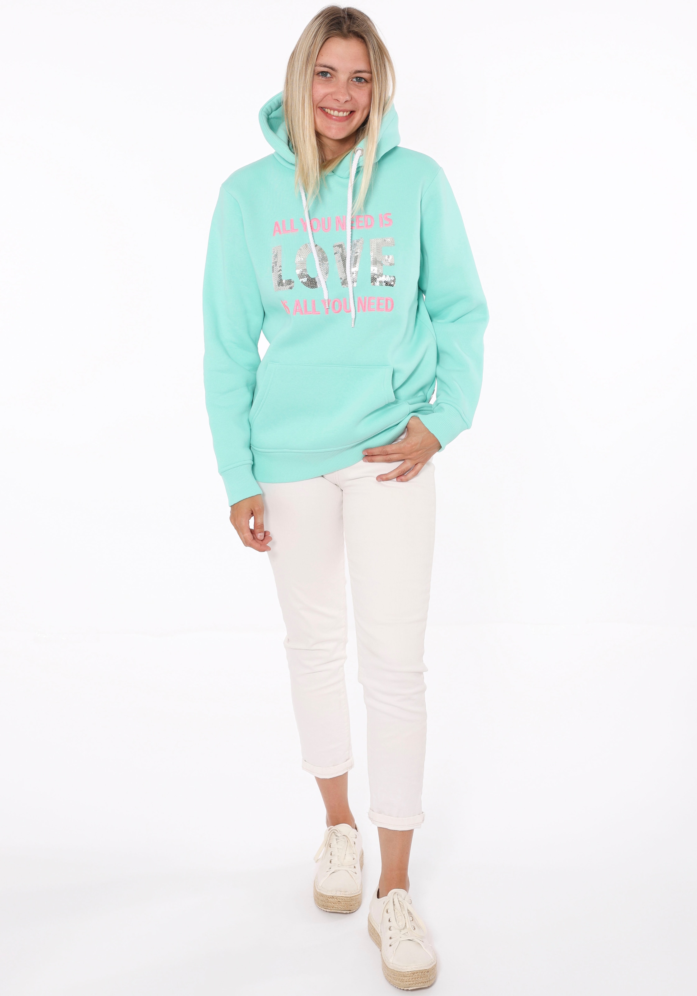 Zwillingsherz Hoodie ""Love is all you need ZH"", mit "Love"-Aufschrift und Pailettenherzen am Rücken