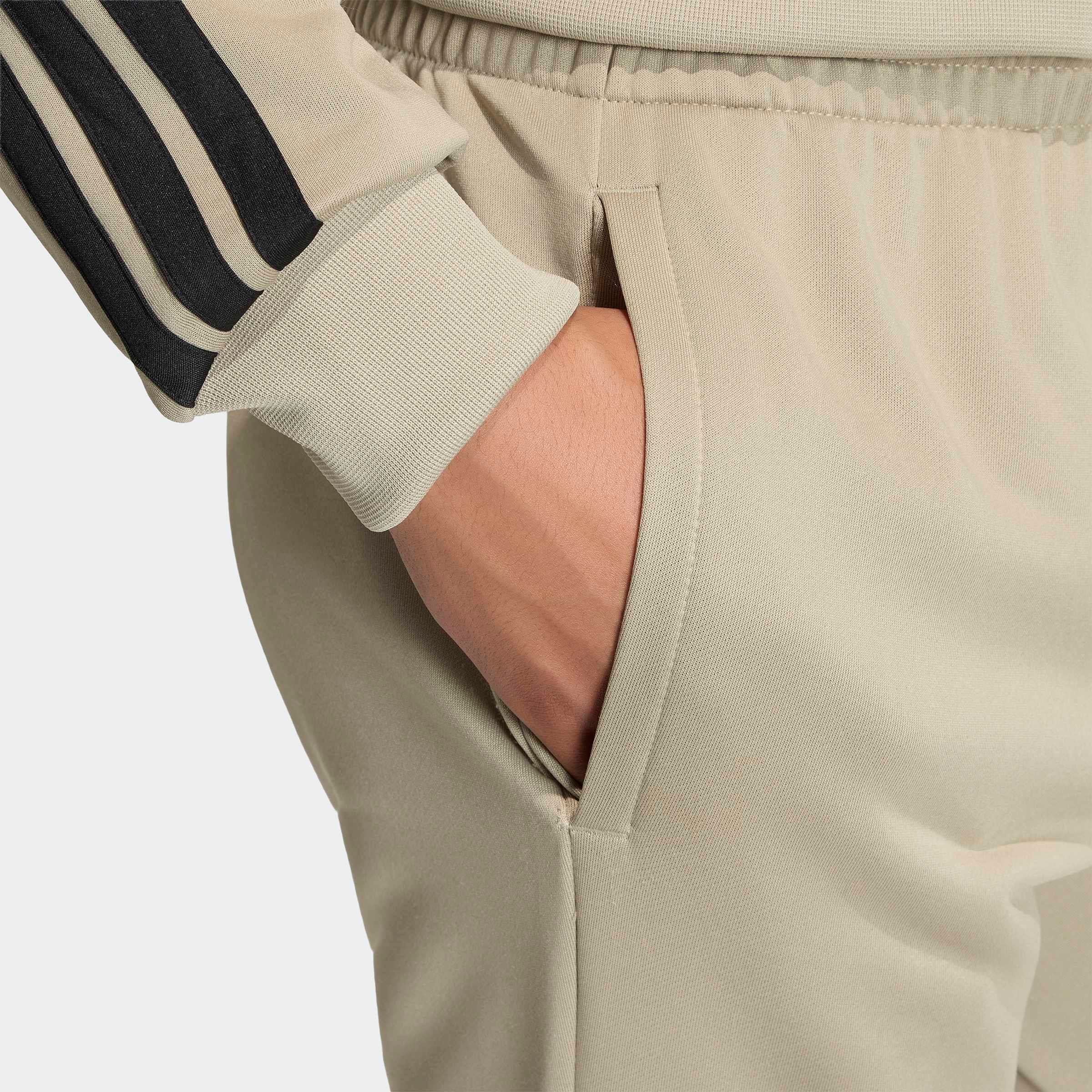 adidas Sportswear Trainingsanzug »3-STREIFEN FRENCH TERRY« 2 tlg. zweiteiliges Set, aus French-Terry-Material, mit Rippdetails