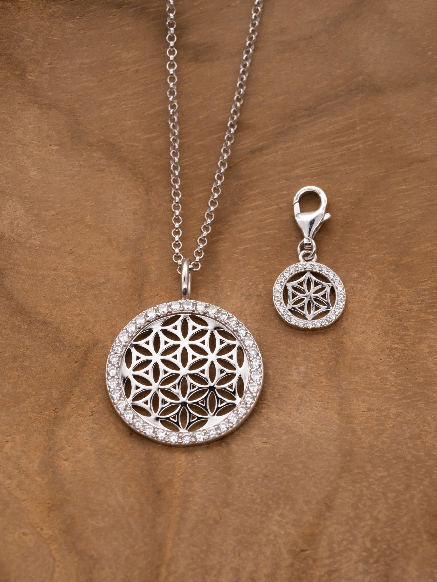 Engelsrufer Charm Blume »Lebensblume, ERC-LILLIFL-ZI«, Made in Germany - mit Zirkonia (synth.)