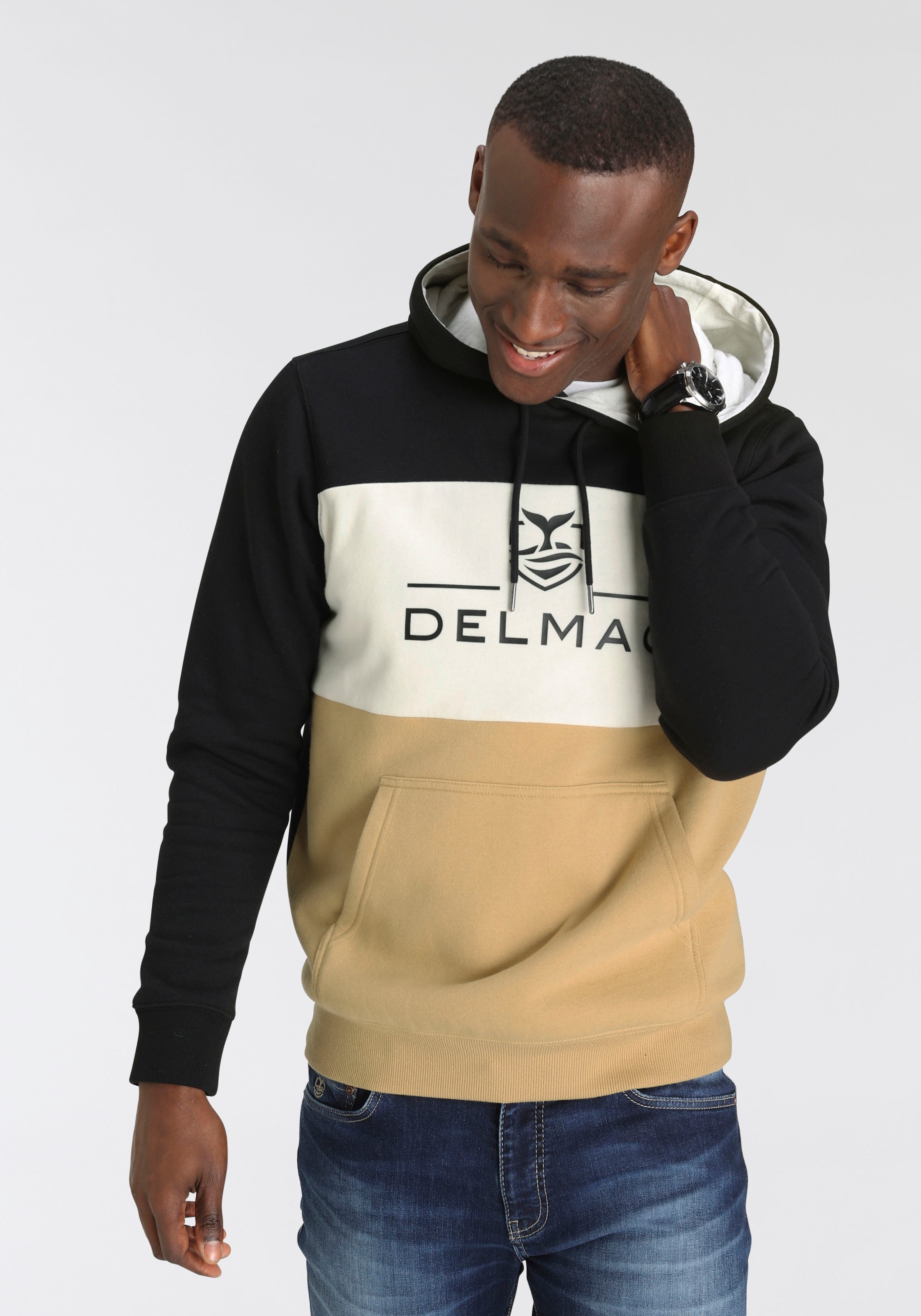 DELMAO Kapuzensweatshirt, mit Blockstreifen und Print-NEUE MARKE