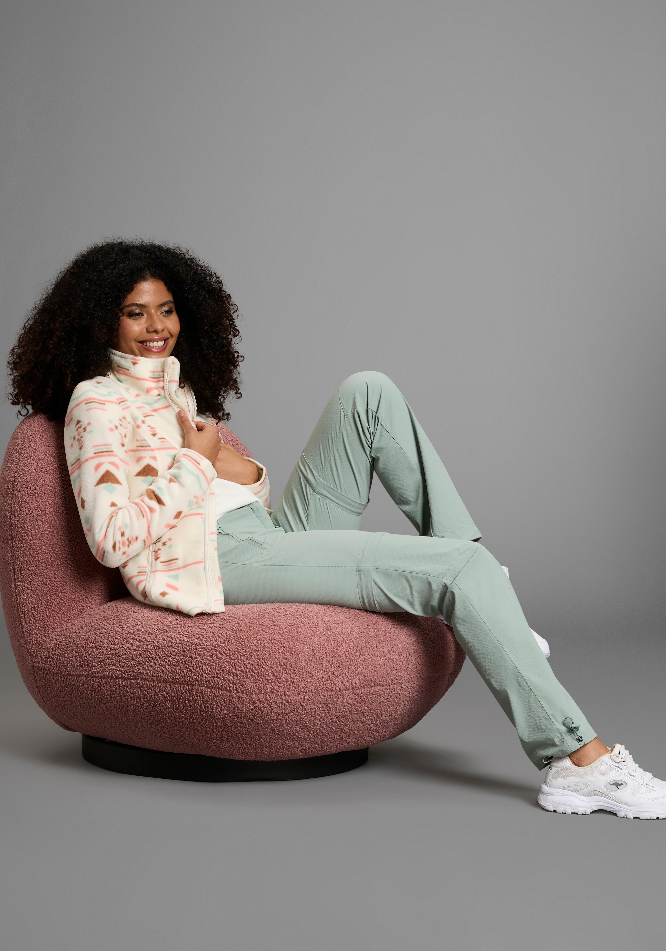 KangaROOS Fleecejacke aus weichem Fleece-Material, bedruckte und gemusterte Optik