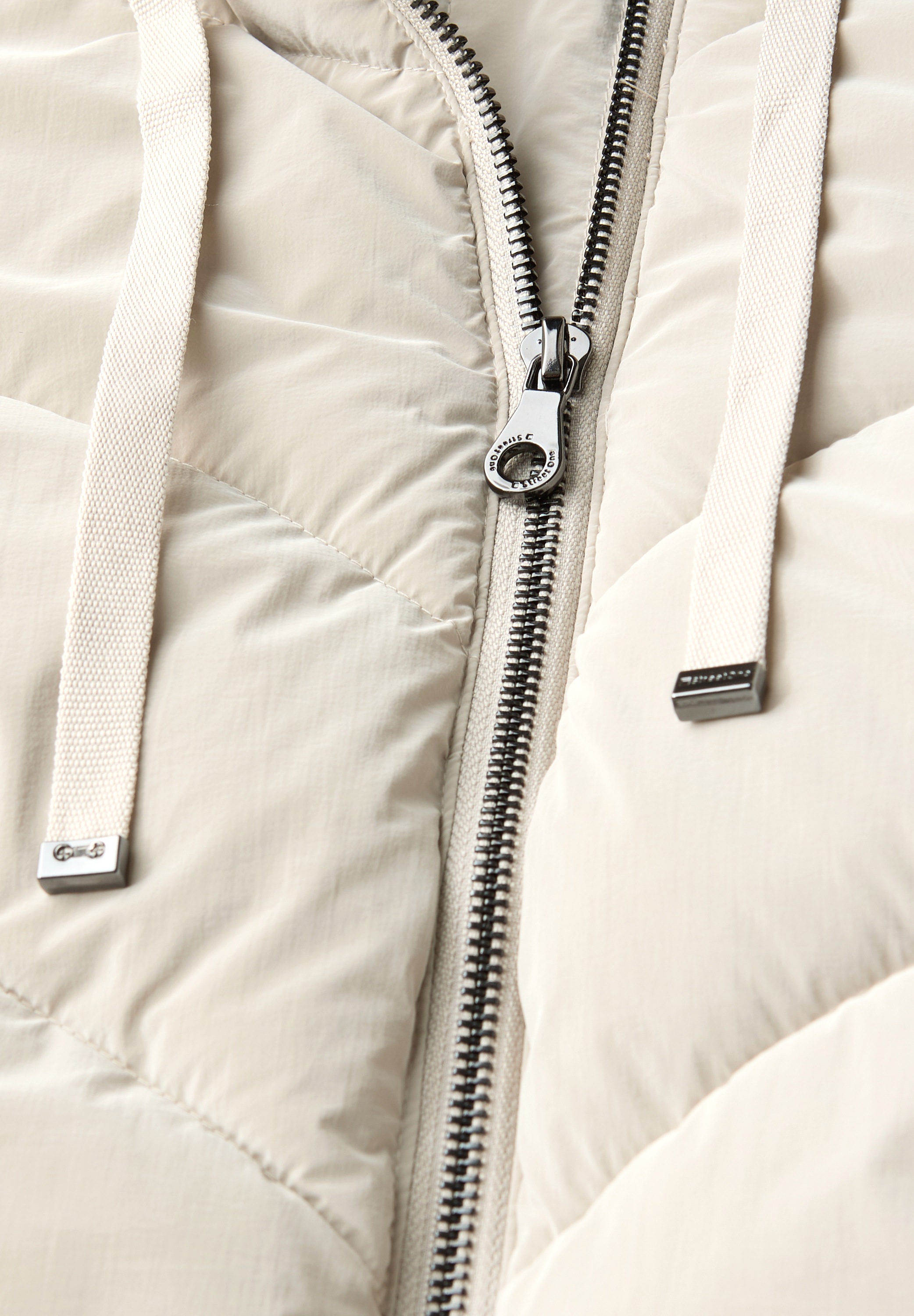 STREET ONE STUDIO Steppjacke, mit Kapuze, in Unifarbe
