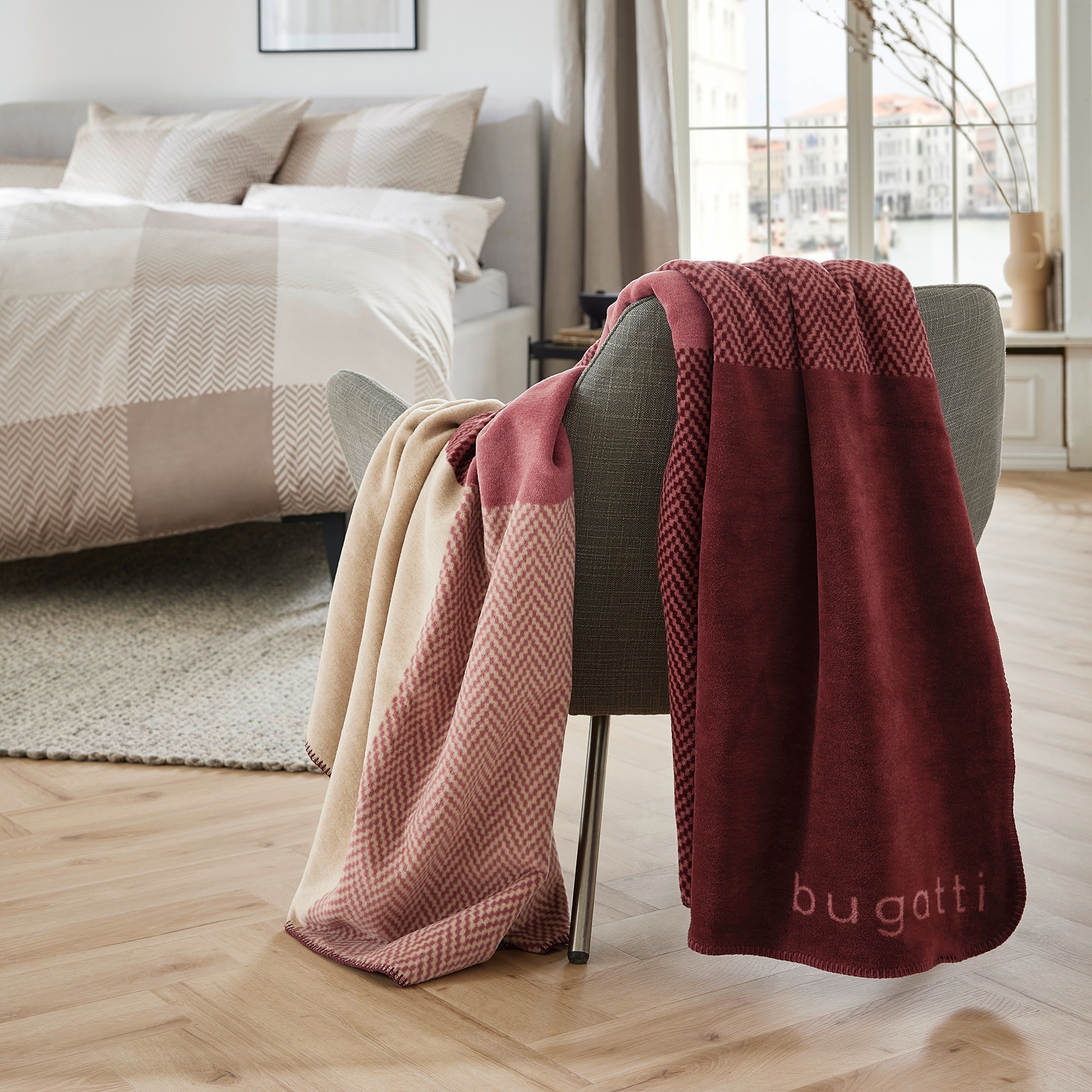 bugatti Wohndecke »Wohndecke bugatti«, mit modernem Patchwork-Design