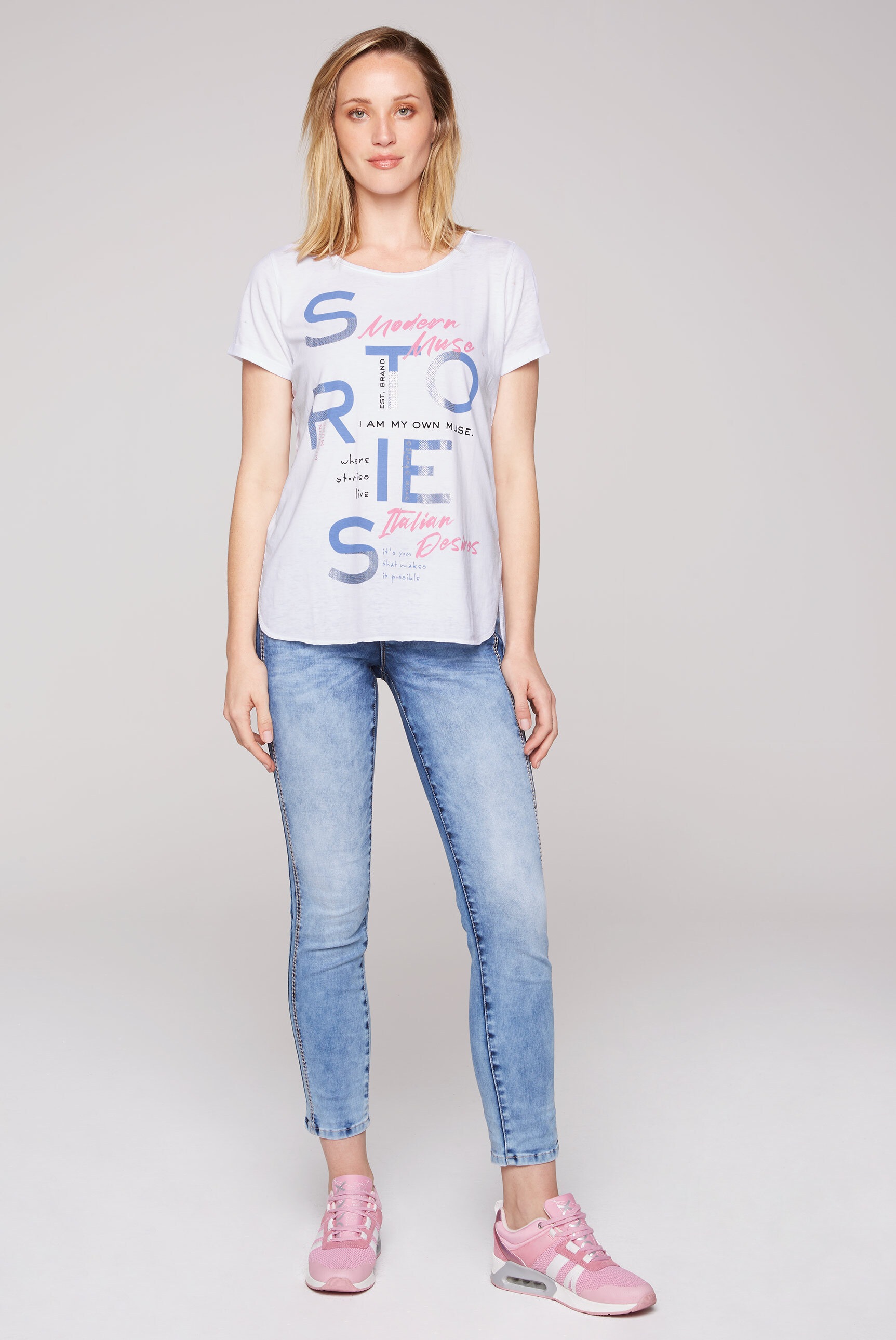 SOCCX Rundhalsshirt, mit offener Kante am Ausschnitt