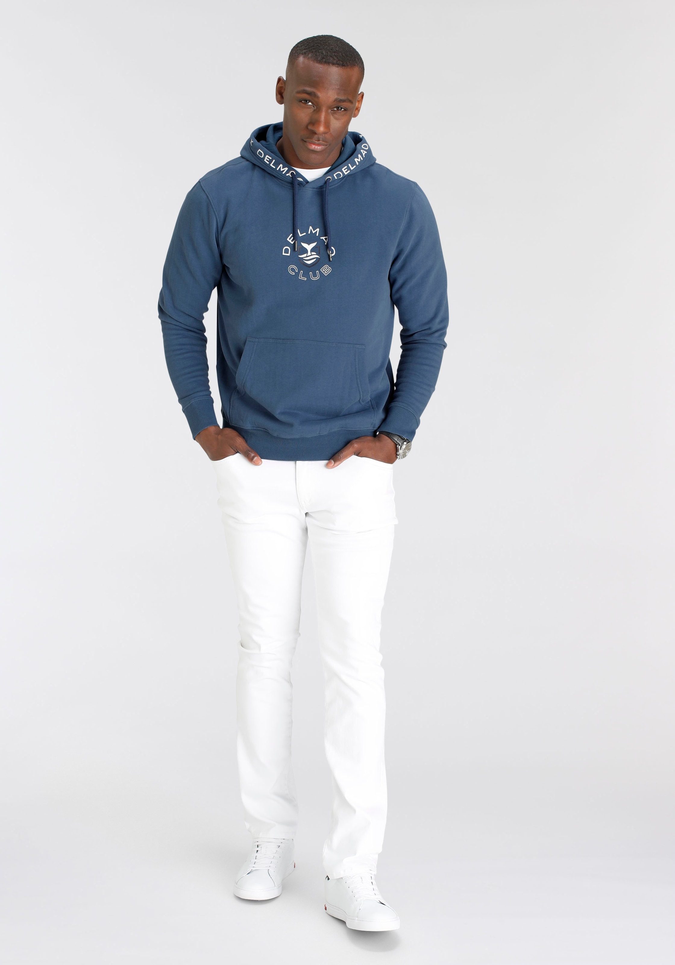 DELMAO Kapuzensweatshirt, Langarm, lockere Passform, mit Print und Stickerei, mit Kapuze