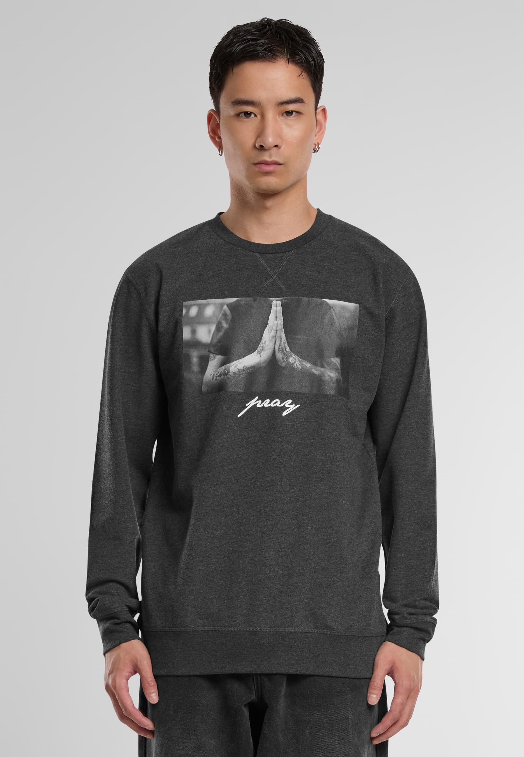 MisterTee Rundhalspullover »MisterTee Herren Pray Crewneck«, (1 tlg.)