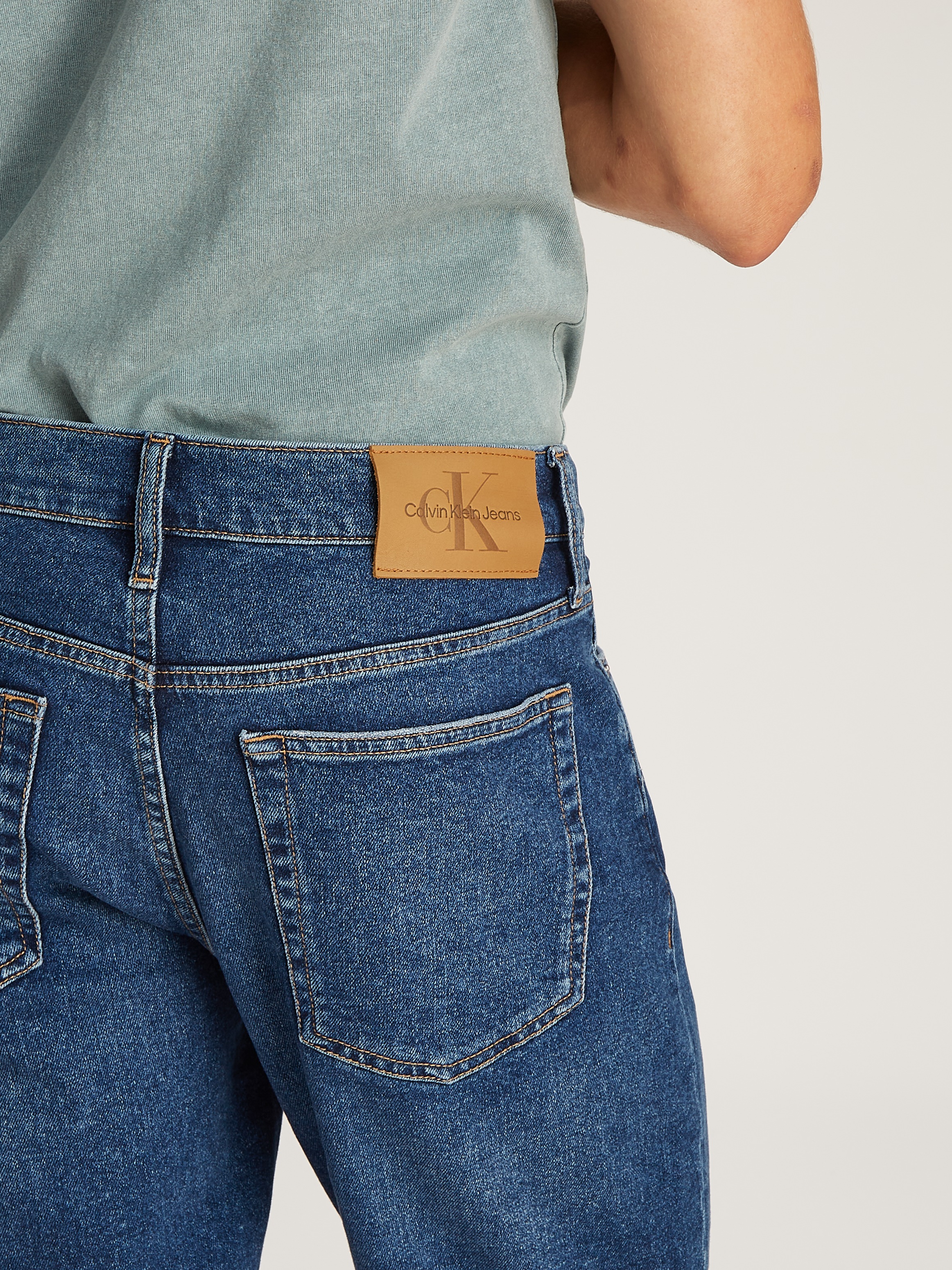 Calvin Klein Jeans Shorts »SLIM SHORT«, mit Umschlagsaum