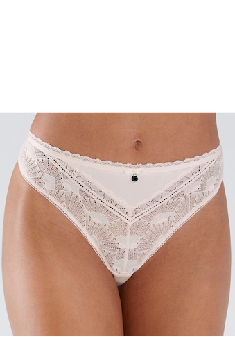 Stringpanty »Adèle«, aus blickdicht unterlegter, graphischer Spitze