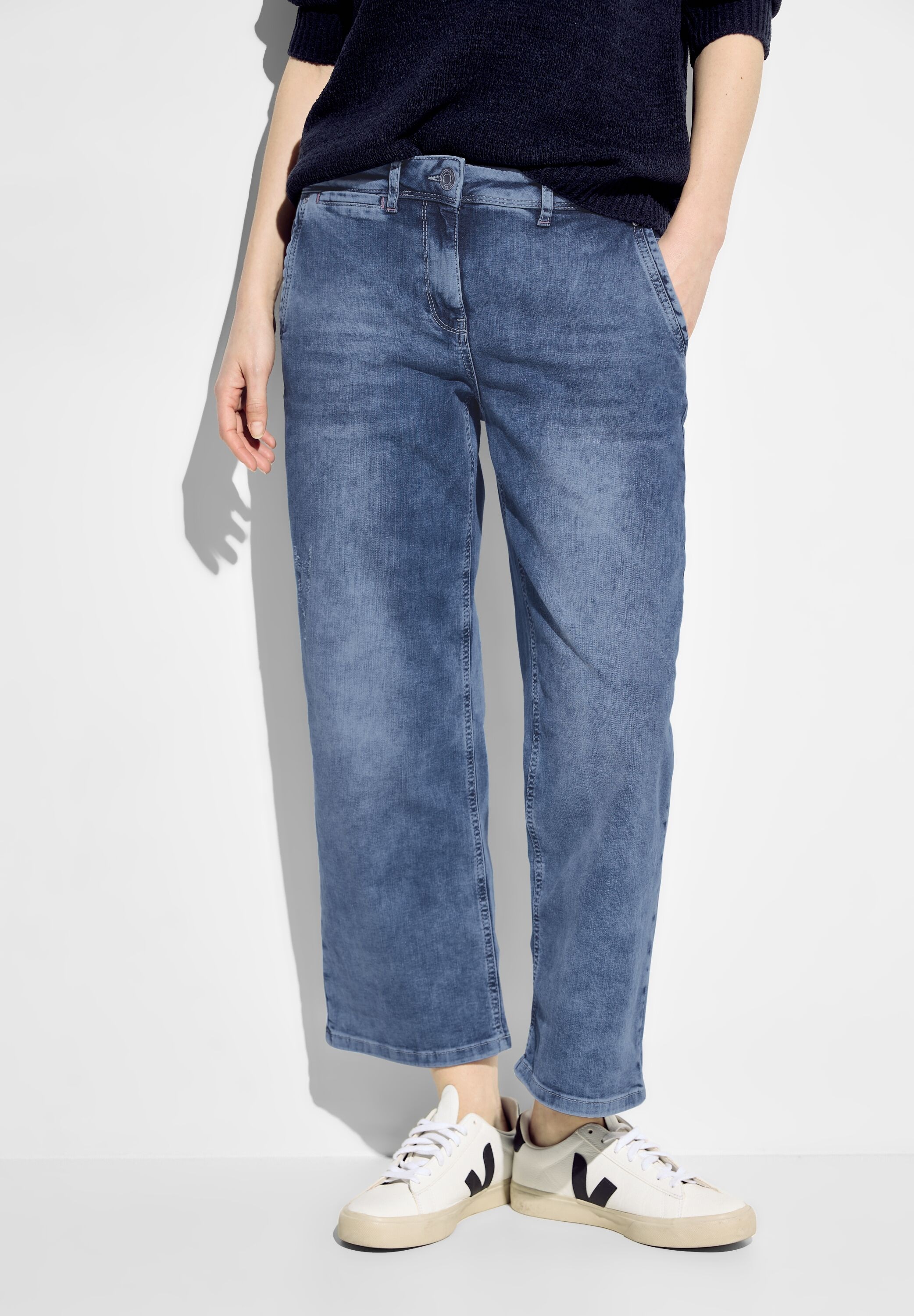 Loose-fit-Jeans, in blauer Waschung