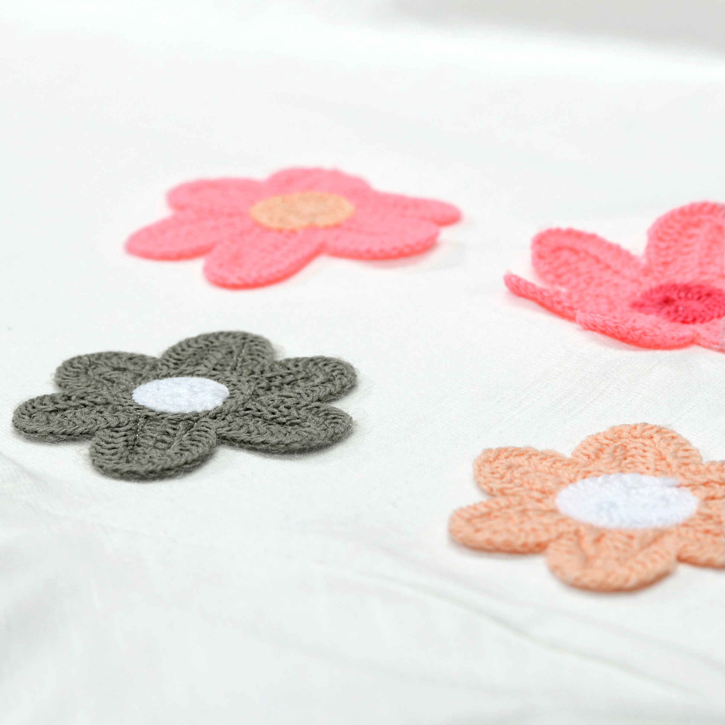STACCATO T-Shirt, T-Shirt mit Blumenapplikation