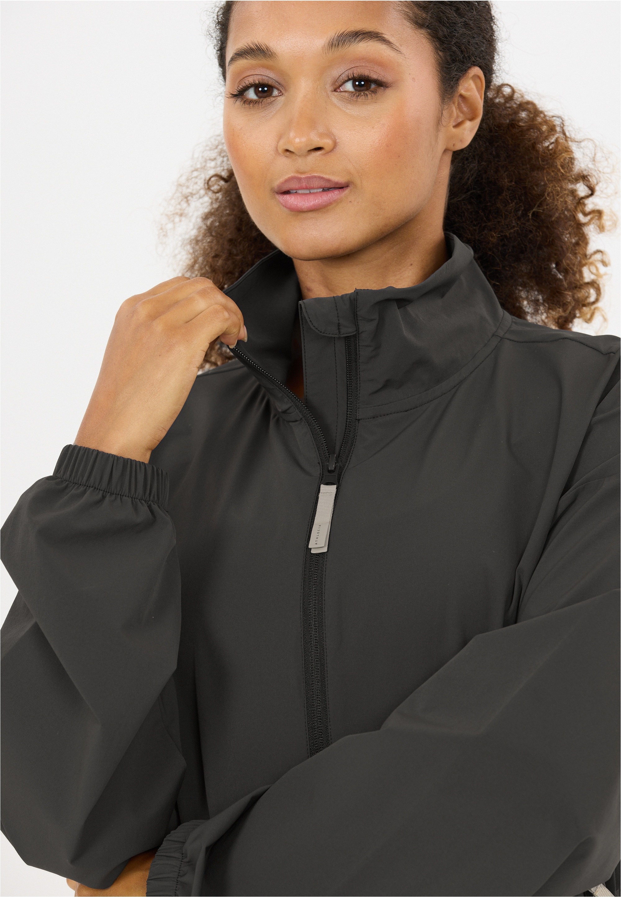 ATHLECIA Laufjacke »Shiena« mit atmungsaktiver Funktion
