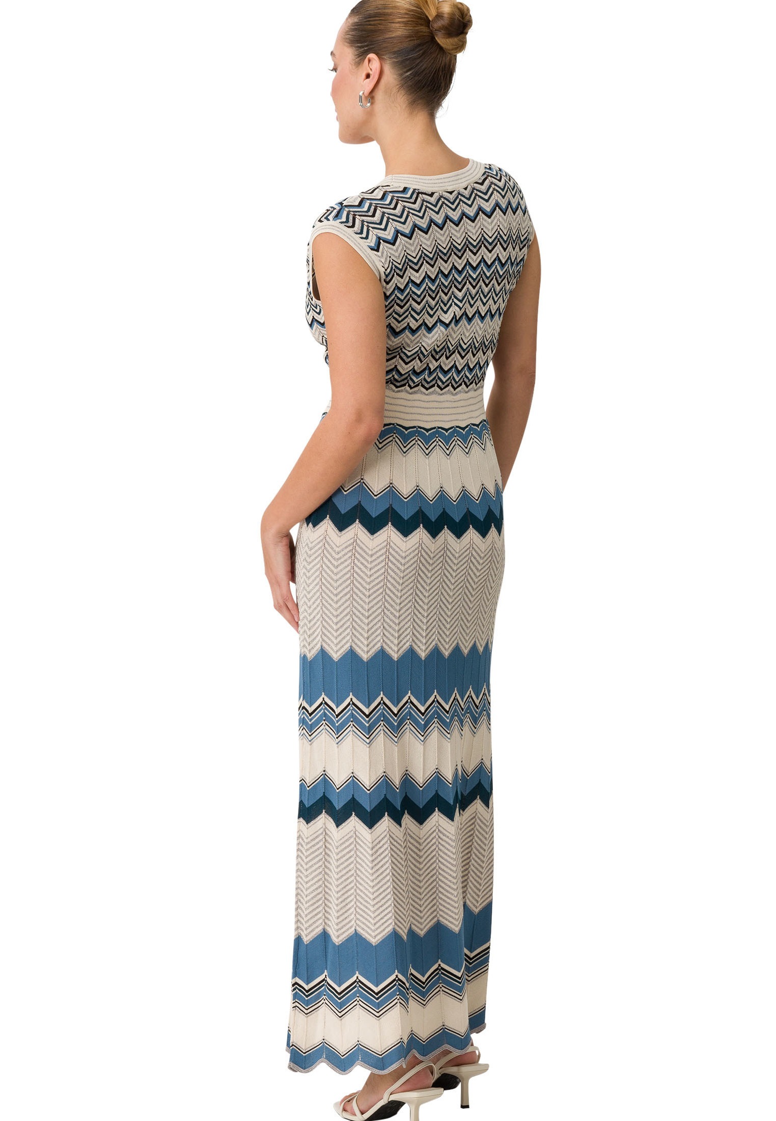 Zero Maxikleid »zero Maxikleid mit Glitzerfäden«, Falten