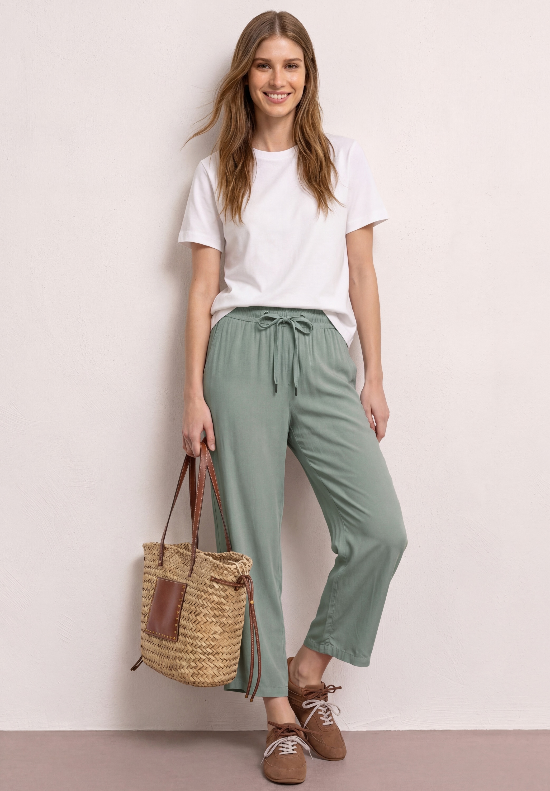 STREET ONE Stoffhose "Style Emee" 3/4-Sommerhose mit elastischem Bund und Tunnelzug