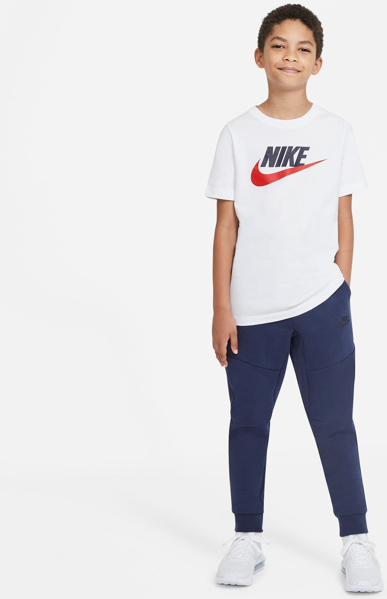 Nike Sportswear T-Shirt »BIG KIDS' COTTON T-SHIRT«