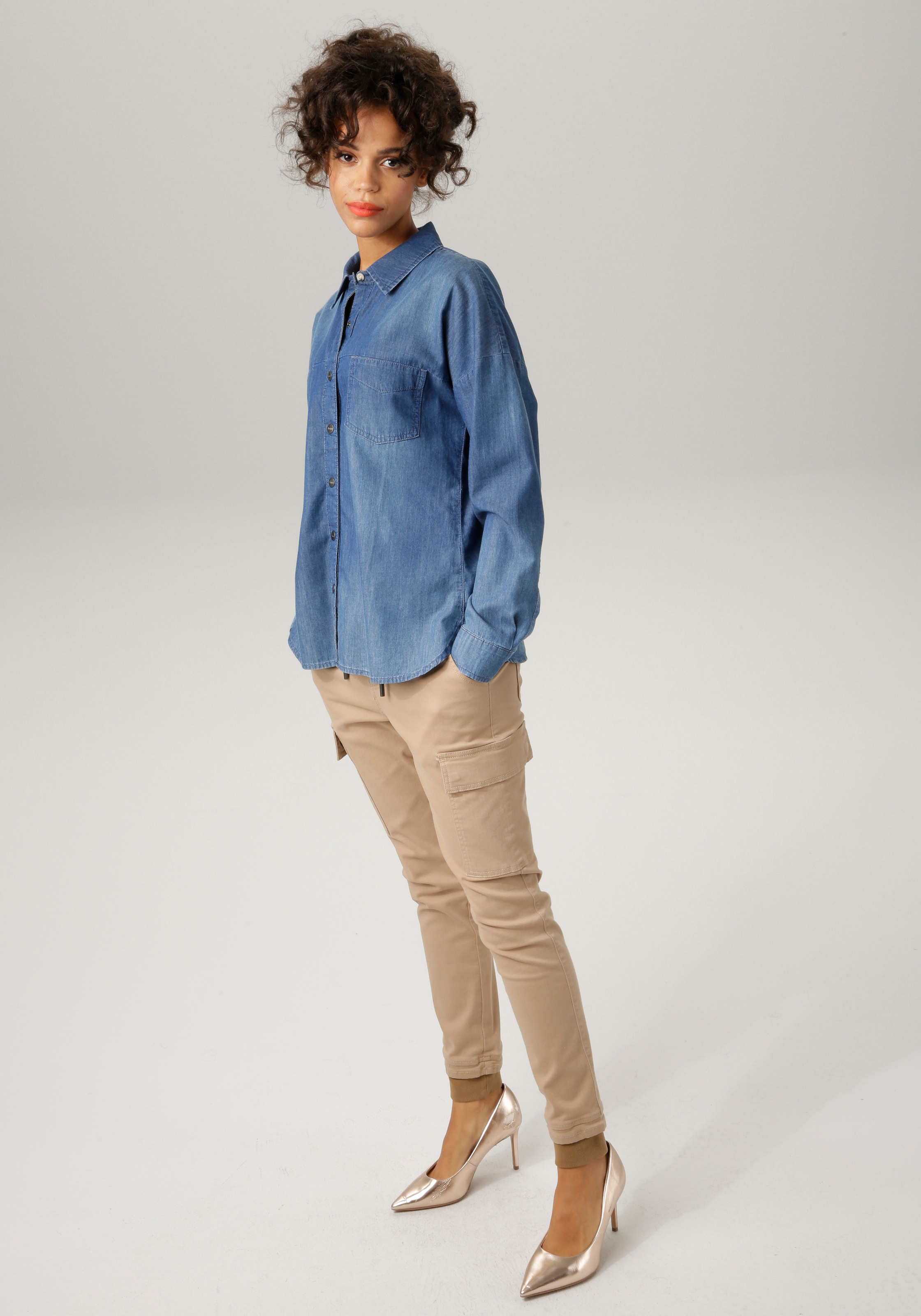 Aniston CASUAL Jeansbluse, mit dezentem Used-Effekt - NEUE KOLLEKTION
