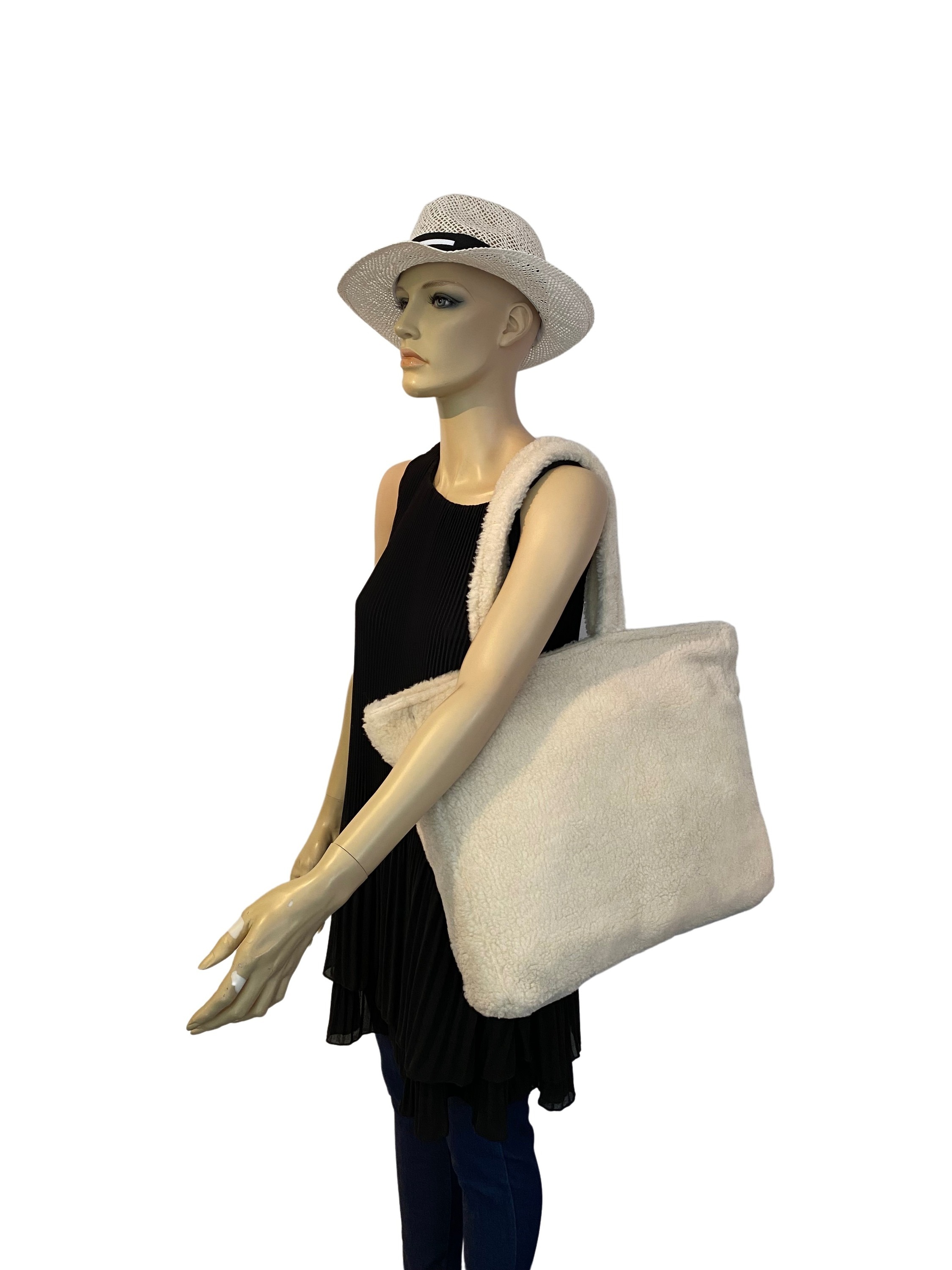 COLLEZIONE ALESSANDRO Schultertasche »Teddy« aus weichem Teddymaterial