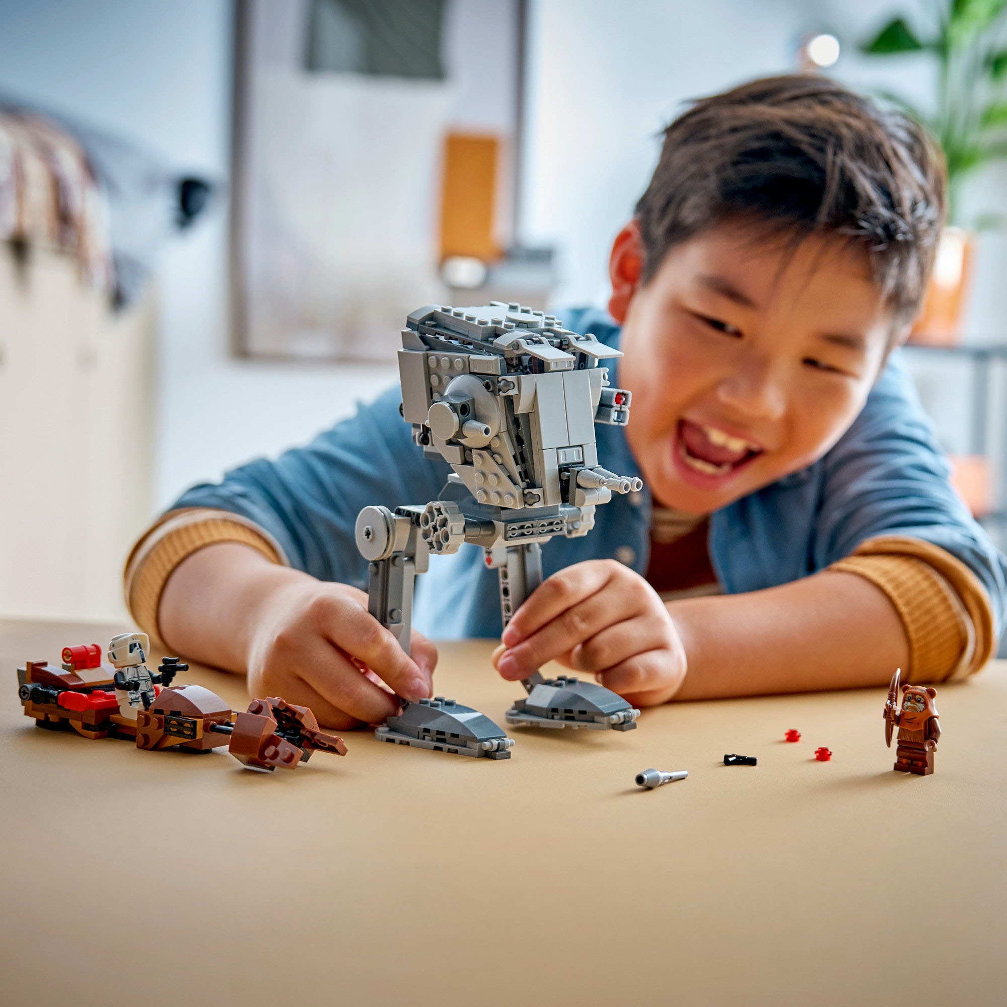 LEGO® Konstruktionsspielsteine »SMART Play: AT-ST Angriff auf Endor (75424), LEGO Star Wars ™« Mit SMART Brick kombatibel (nicht im Lieferumfang enthalten)