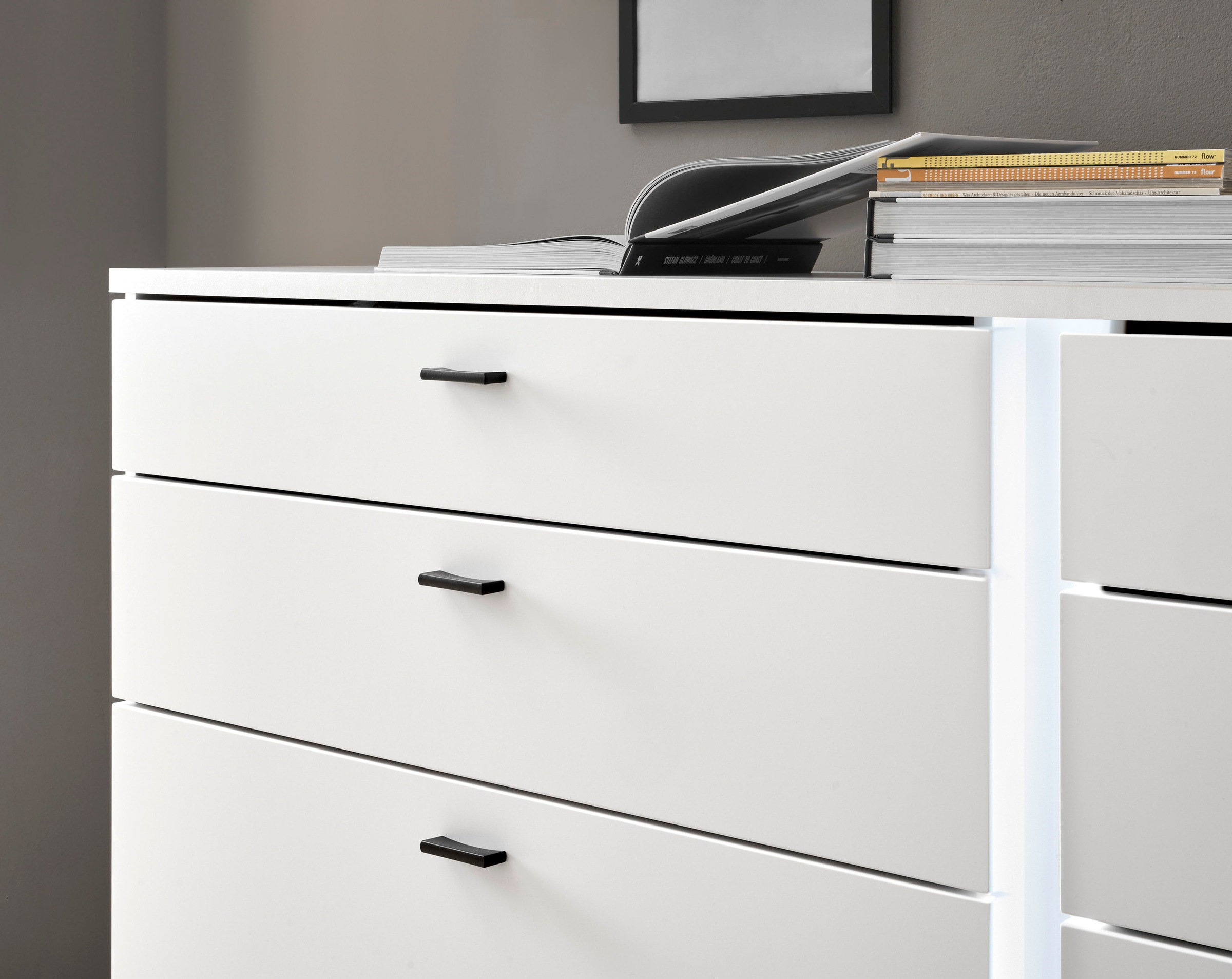INOSIGN Sideboard »LONG ISLAND«, (1 St.), in moderner Trendfarbe,inklusive senkrechter Beleuchtung,Breite 200 cm