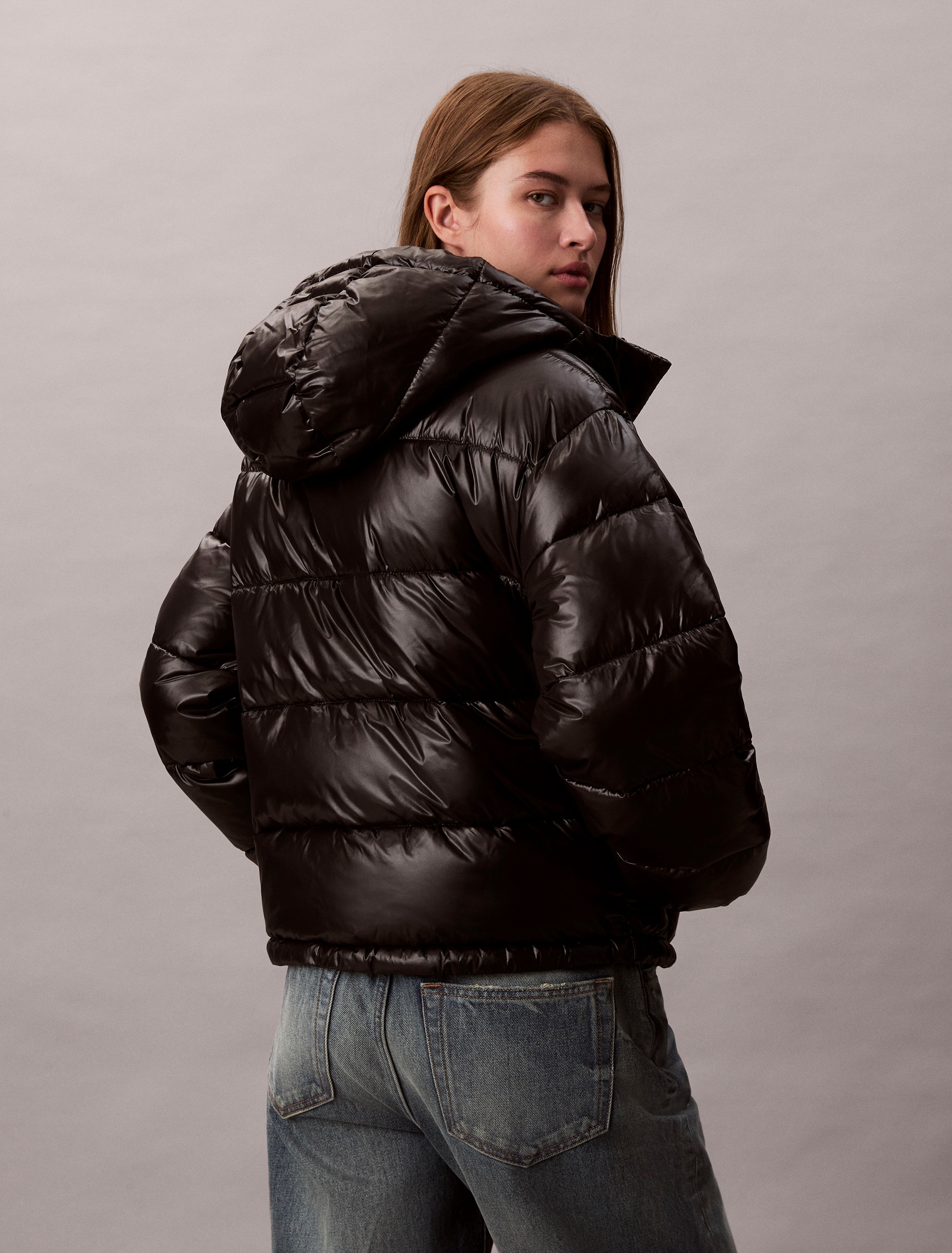 Calvin Klein Jeans Steppjacke »SHINE PUFFER«, mit Kapuze, regular fit, mit Kapuze, glänzendes Material