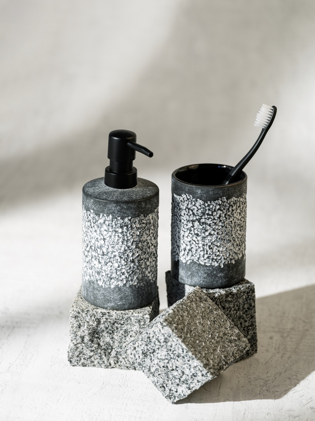 WENKO Badaccessoire-Set »Anfo« bestehend aus Seifenspender, WC-Garnitur, Zahnputzbecher