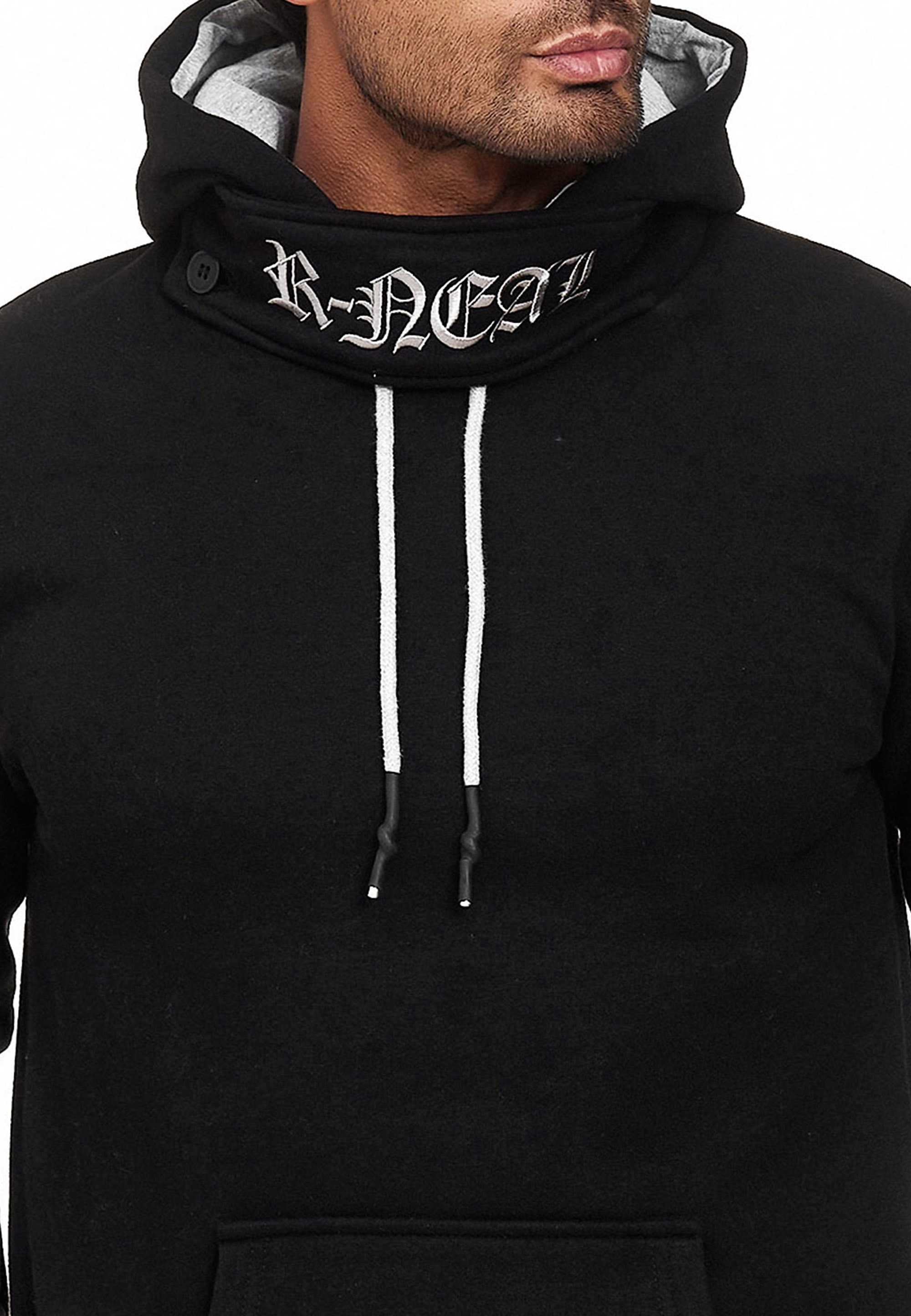 Rusty Neal Kapuzensweatshirt, mit modernem Schnitt