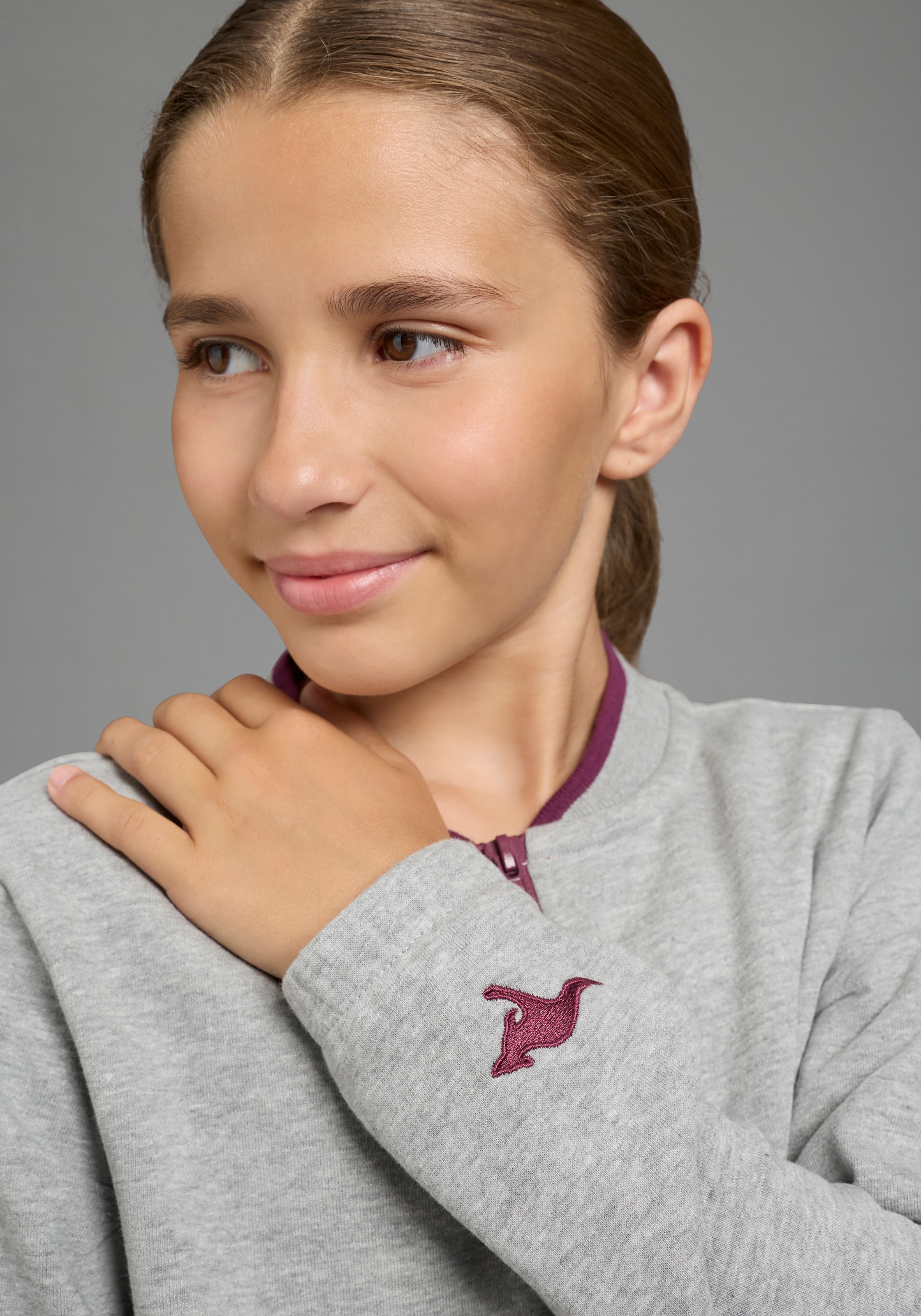 KangaROOS Sweatjacke »Modische Sweatjacke mit Bündchen« hüftlange Schnittform, mit Reißverschluss, Langarm