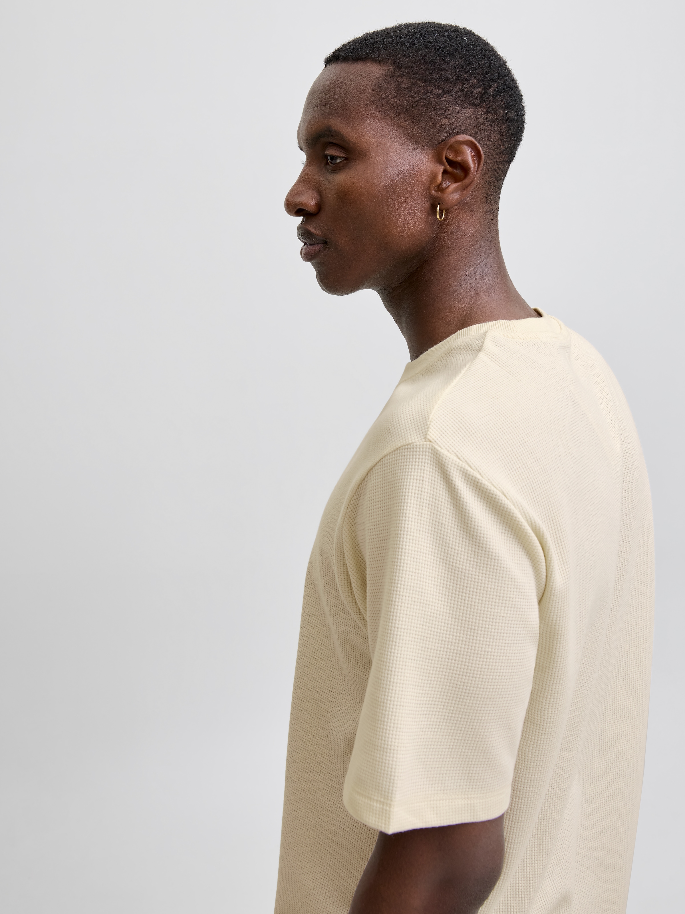 Jack & Jones T-Shirt »JJEAUSTIN TEE SS NOOS«, mit Markenlabel