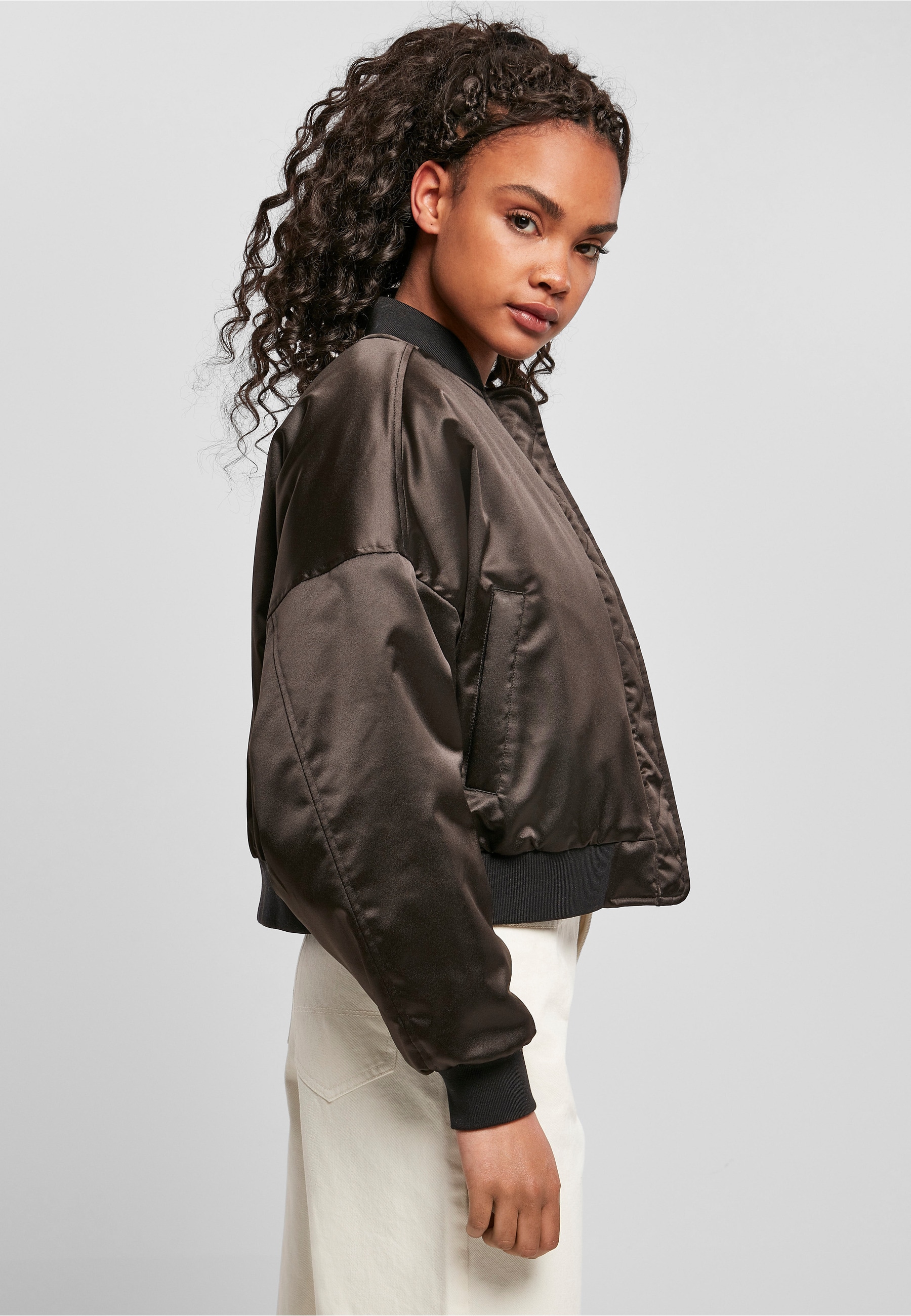 URBAN CLASSICS Bomberjacke »Urban Classics Damen Ladies Short Oversized Satin Bomber Jacket« 1 Stk. tlg. ohne Kapuze