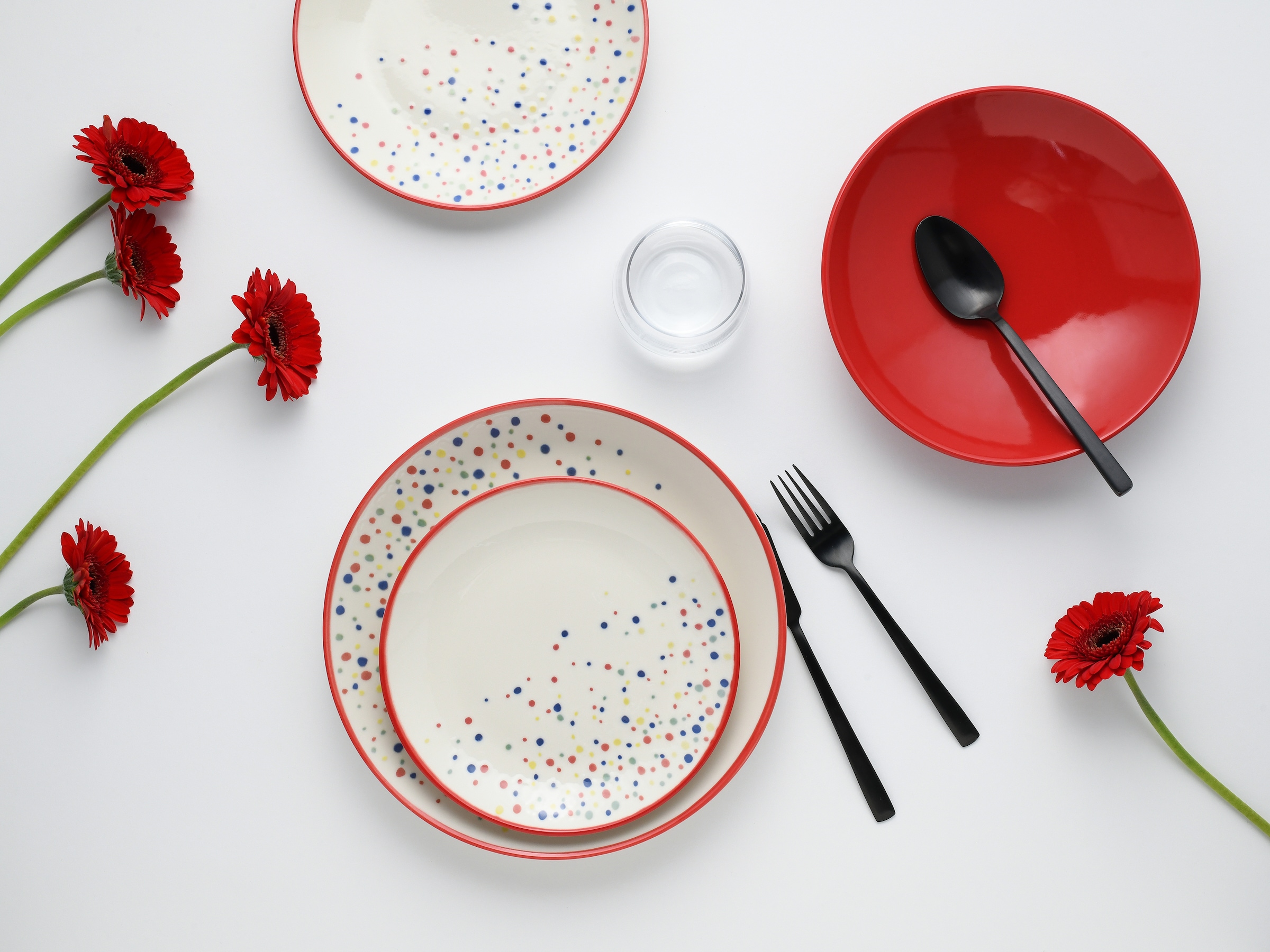 CreaTable Teller-Set »Joy, Tellerset 12-tlg.«, (Set, 12 tlg.), Unregelmäßige bunte Punkte, Gute Laune Geschirr, Frisch, Freundlich