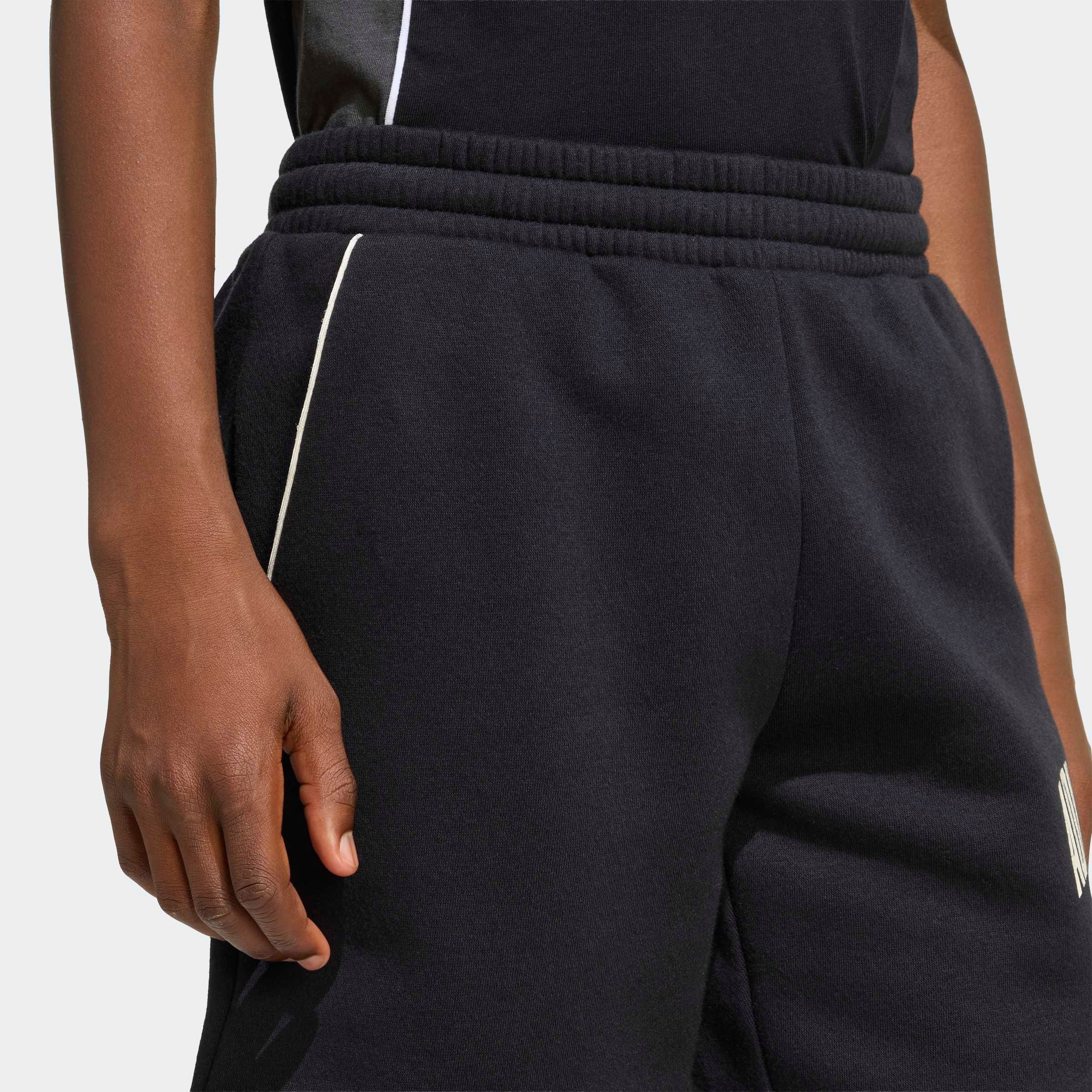 adidas Sportswear Shorts »SEASONALS COLLEGE-TYPOGRAPHY«