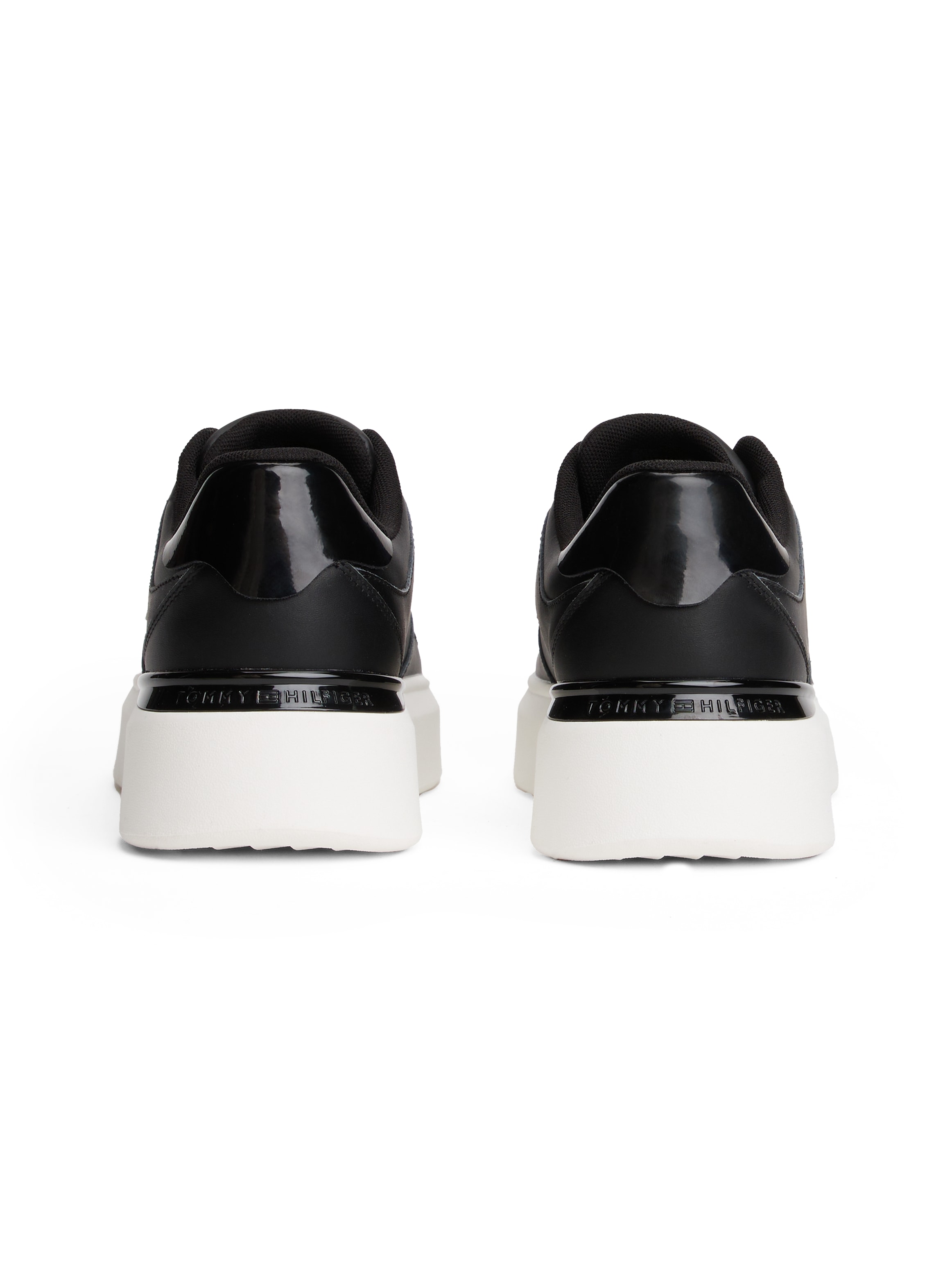 Tommy Hilfiger Plateausneaker »PATENT PLATFORM SNEAKER«, Freizeitschuh, Halbschuh, Schnürschuh mit Ziernähten