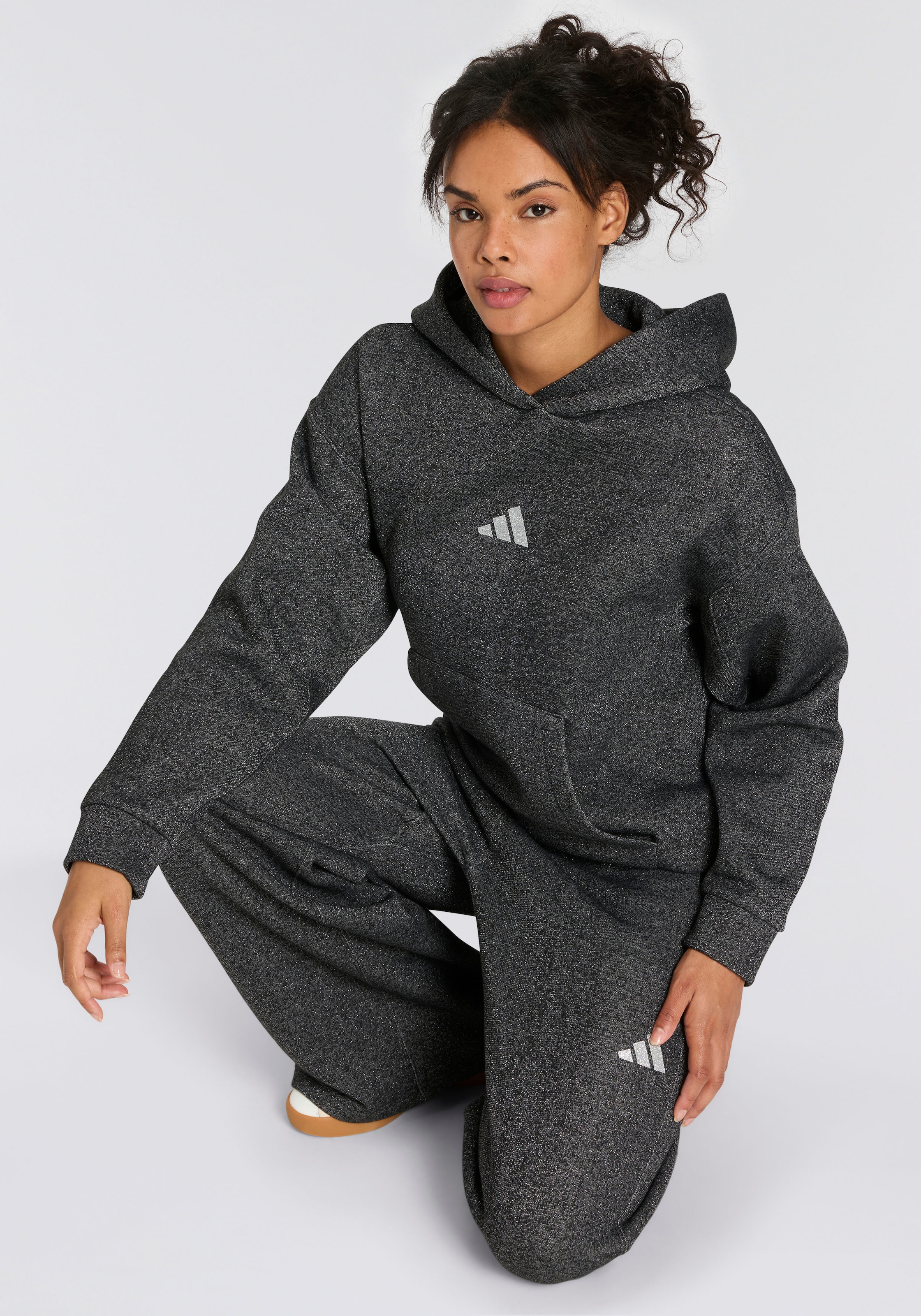 adidas Sportswear Sporthose »ALL SZN HOLIDAY GLITTER FLEECE LOOSE«