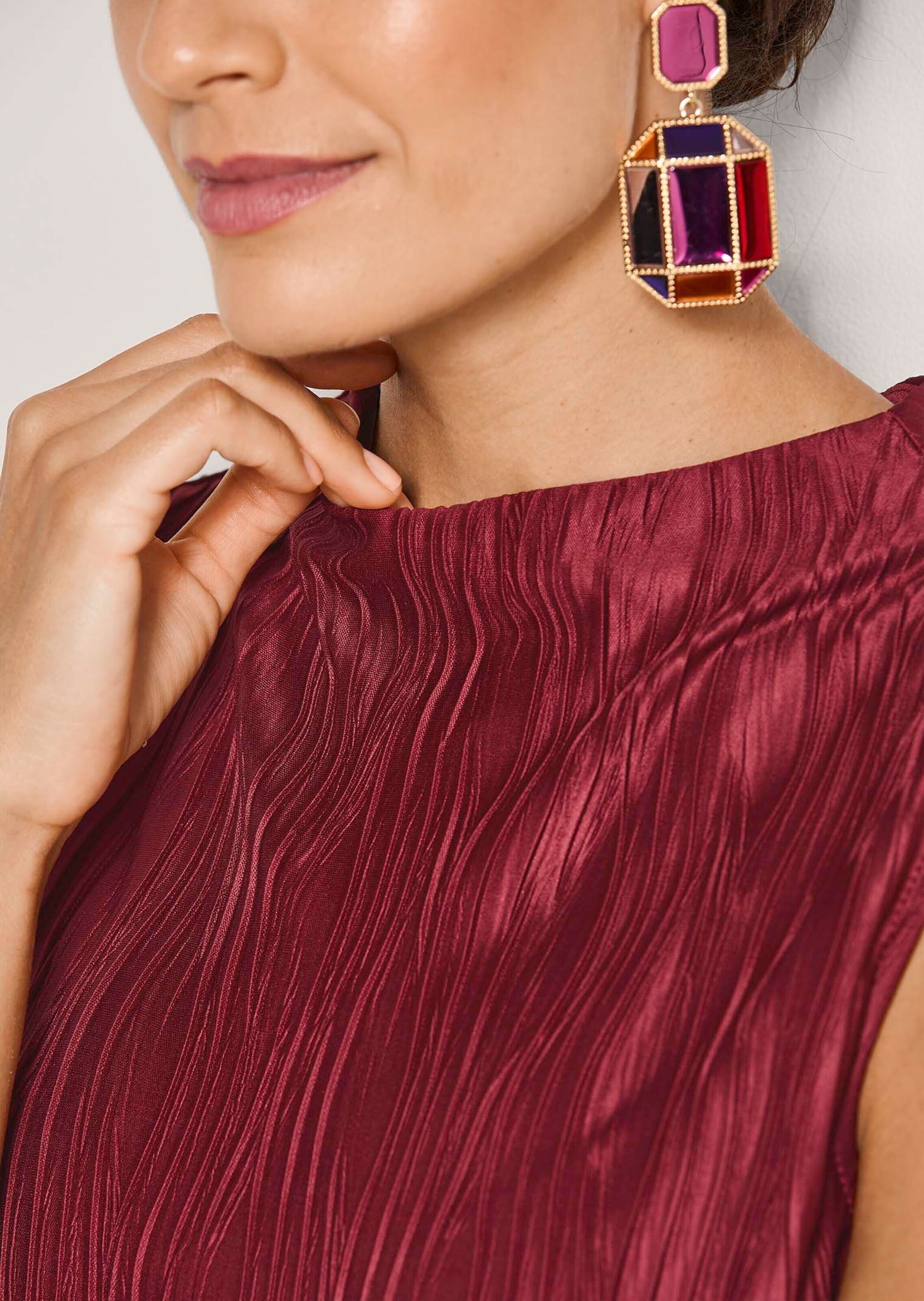 MADELEINE Kurzarmshirt »Shirt Kurzarm-Bluse mit Stehkragen, strukturiert« Offene Saumkante