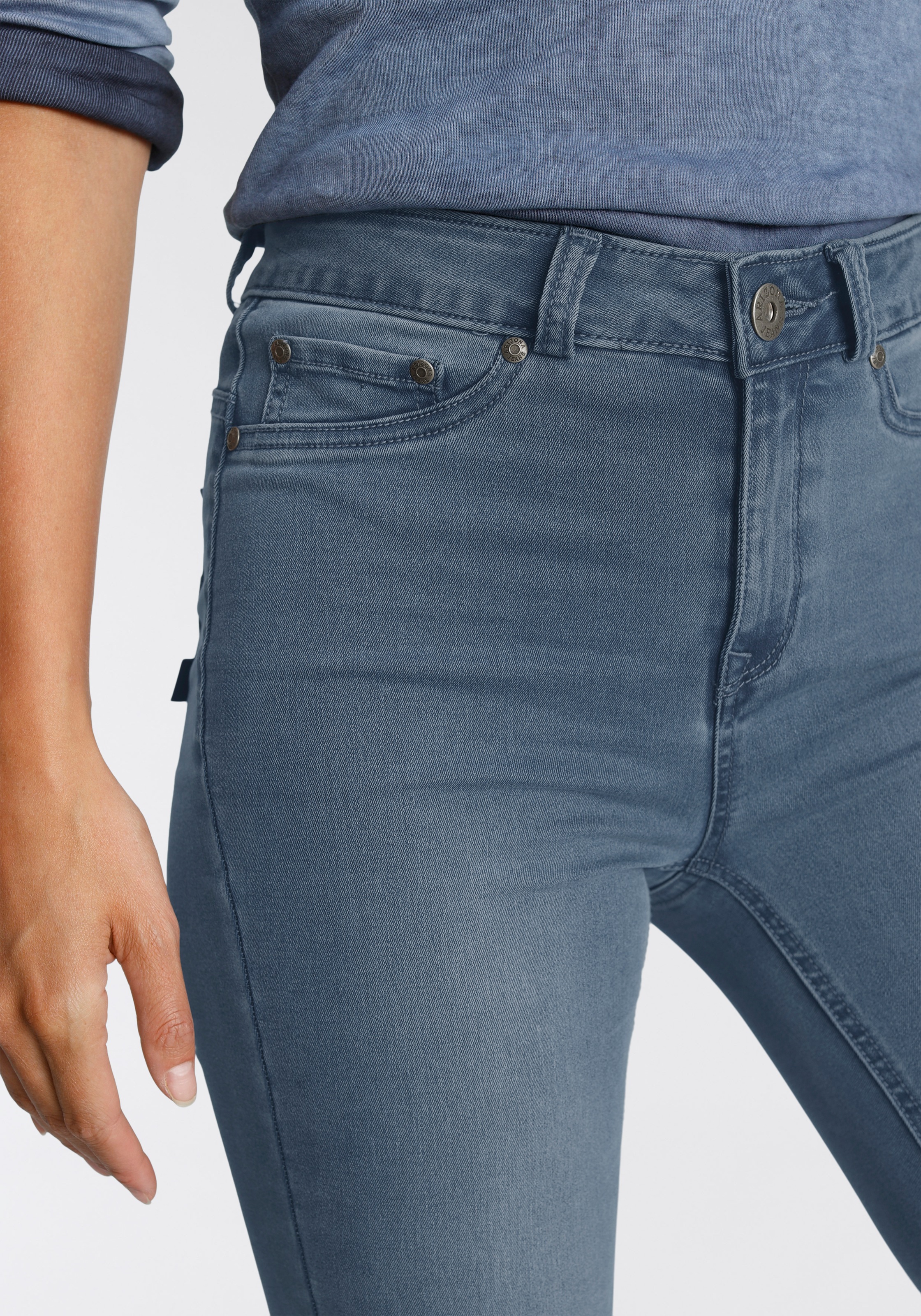 Bootcut-Jeans ARIZONA "Ultra Stretch", Damen, Gr. 80, K + L Gr, blau (blau used), Denim/Jeans, Obermaterial: 63% Baumwolle, 32% Polyester, 5% Elasthan, eng lang, Jeans, ausgestellte Beinform, Used-Waschung, hohe Leibhöhe, Topseller 3