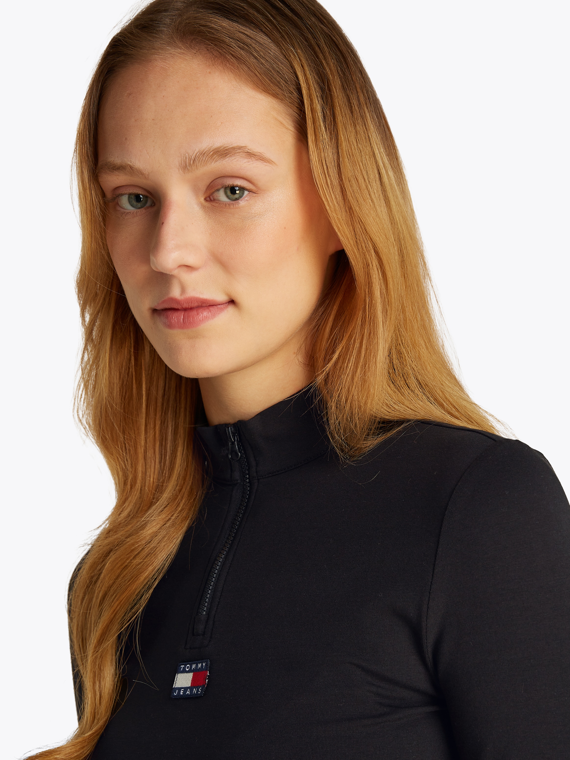 Tommy Jeans Langarmshirt »TJW XS BADGE 1/4 ZIP MOCKNECK LS«