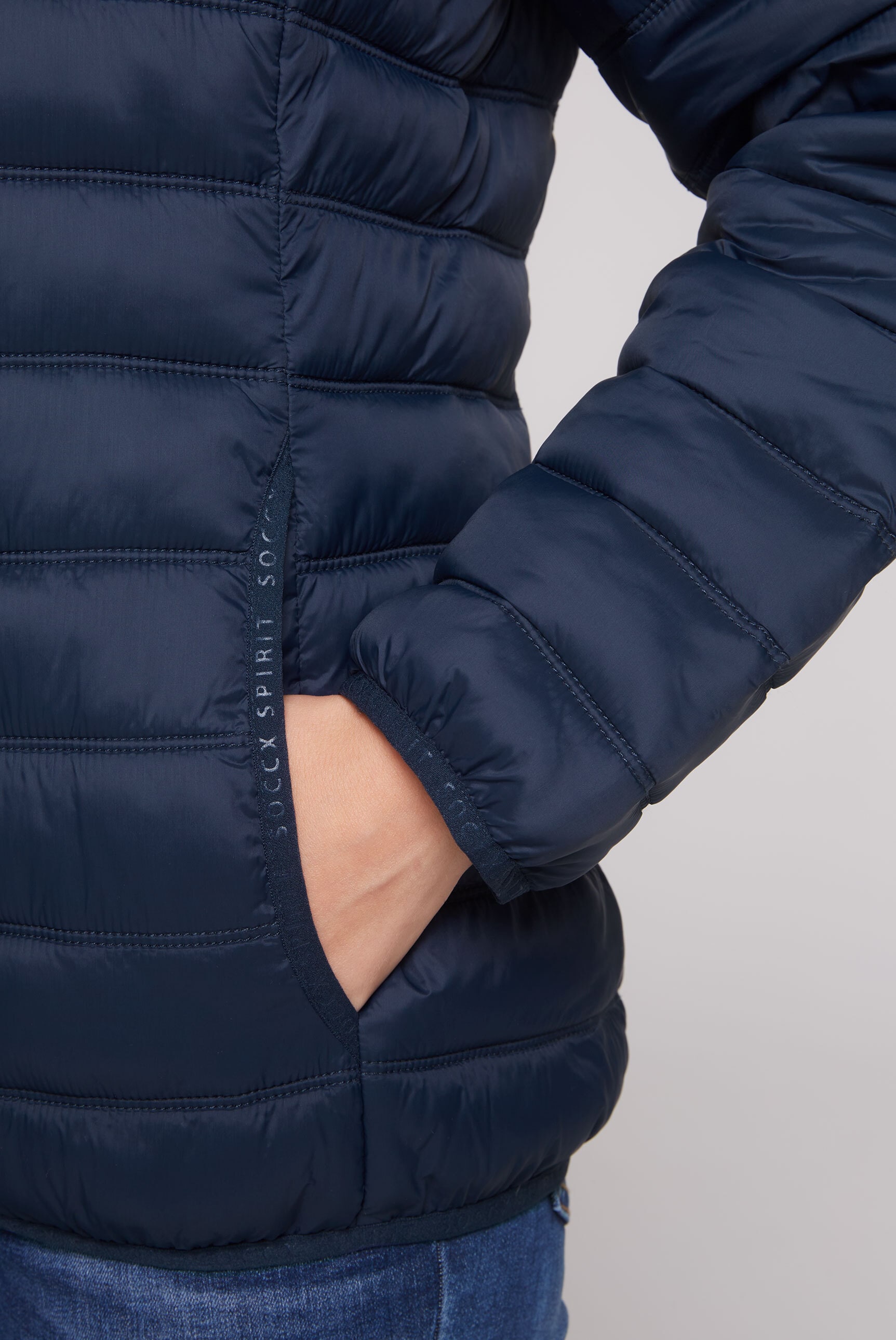 SOCCX Outdoorjacke, mit Kapuze, mit elastischem Saumabschluss