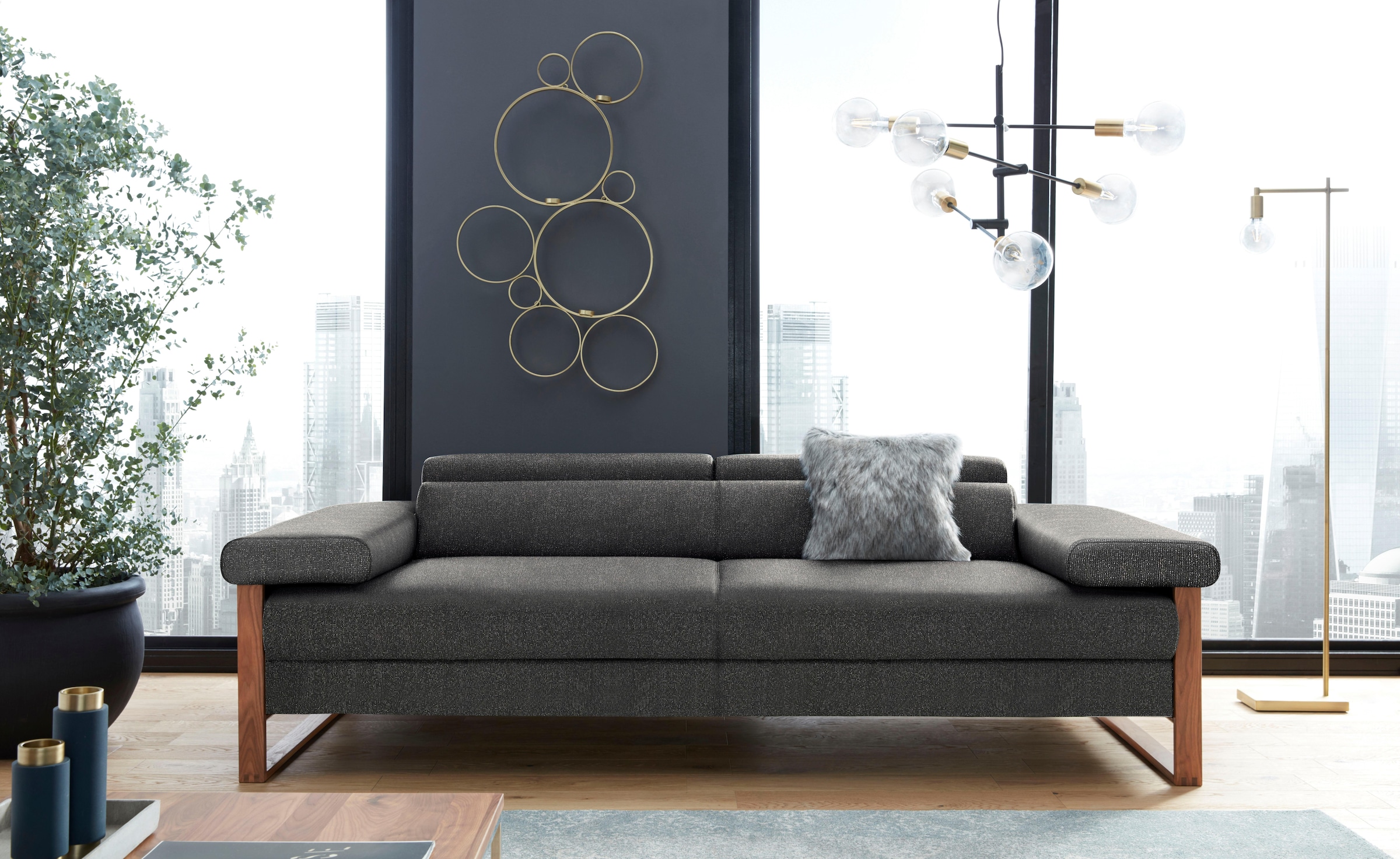 W.SCHILLIG 2,5-Sitzer "finn" German Design Award 2016, Fußgestell Nussbaum natur, Breite 230 cm