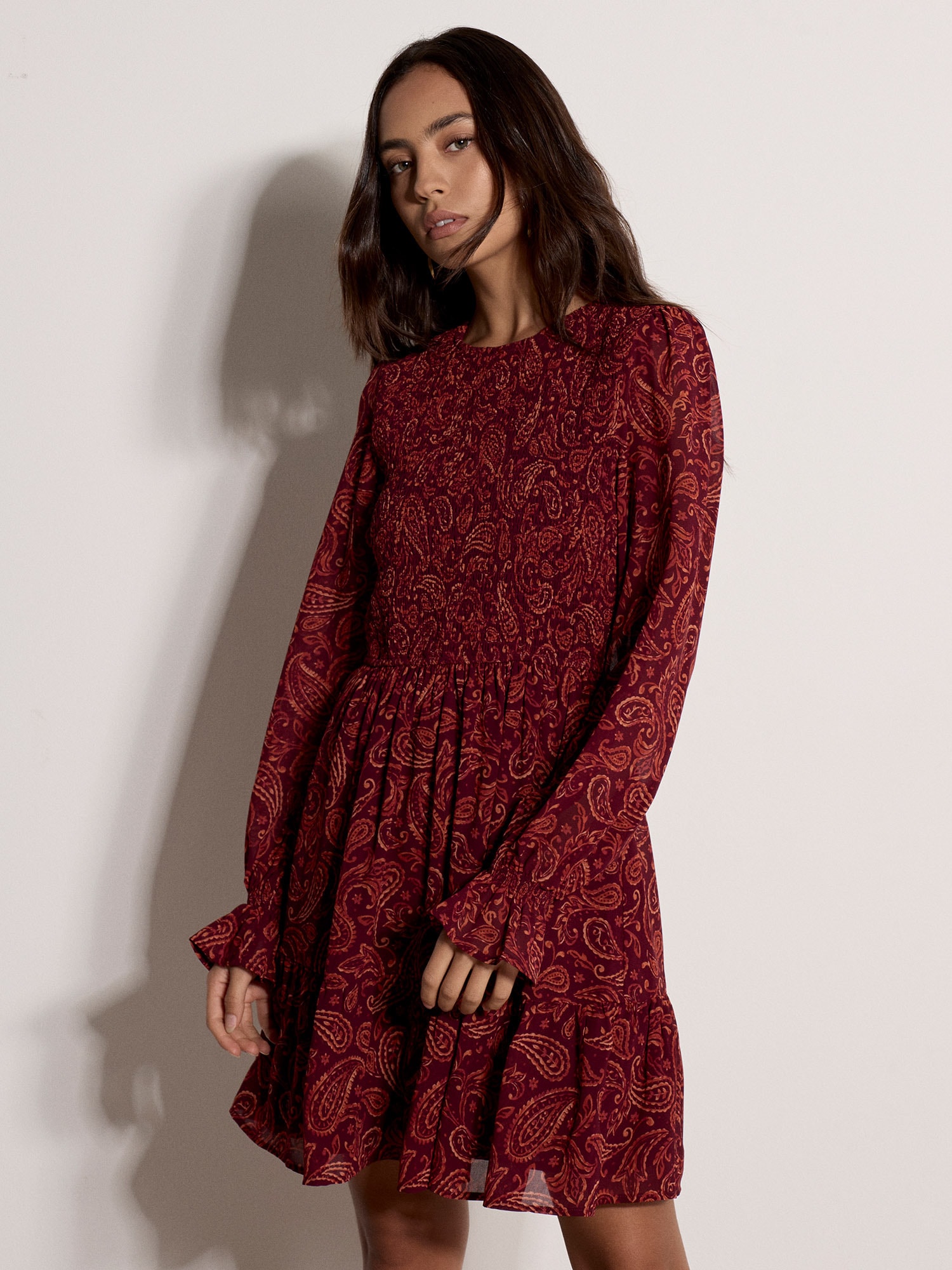 Apricot Minikleid »Chiffonkleid mit Paisleymuster« mit elastischem Bund