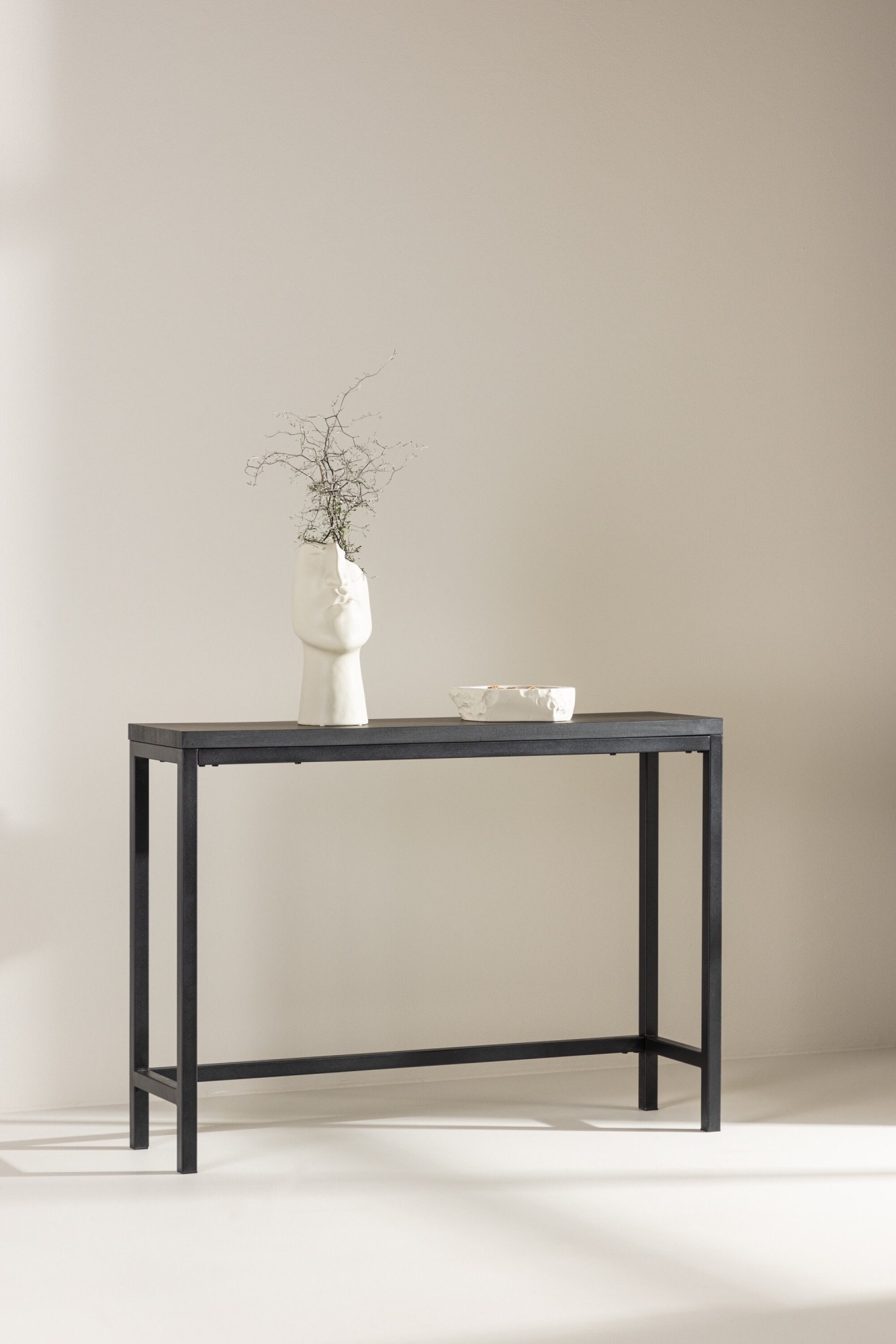 Venture Home Beistelltisch "Rise, rechteckiger Beistelltisch in elegantem Schwarz, 110 × 30 cm" Ablagetisch minimalistisch, Metallgestell, pflegeleicht