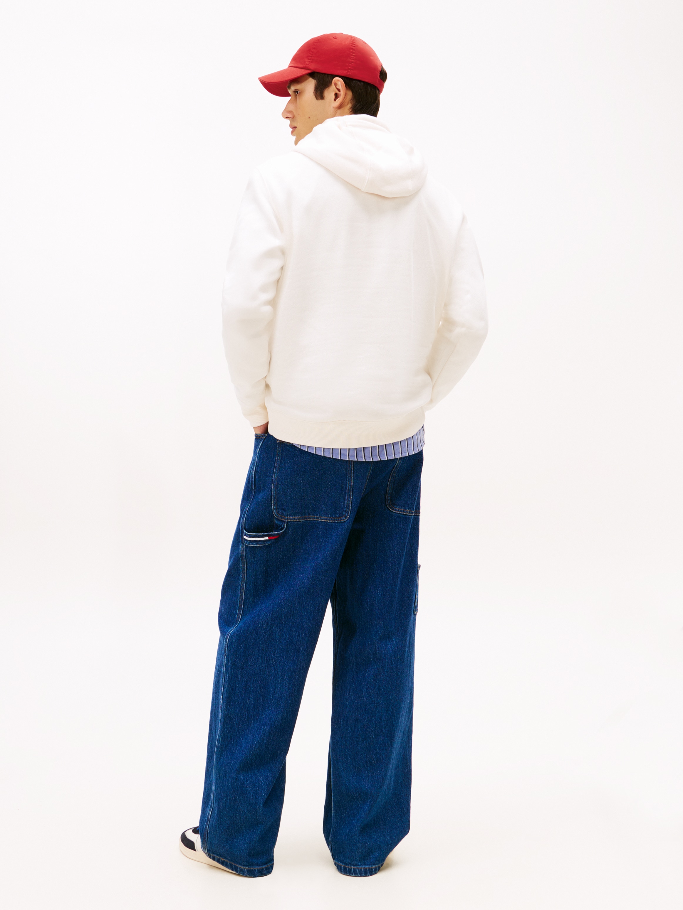 Tommy Jeans »TJM REGULAR FLAG«, mit bestickten Markenlogo auf Brusthöhe
