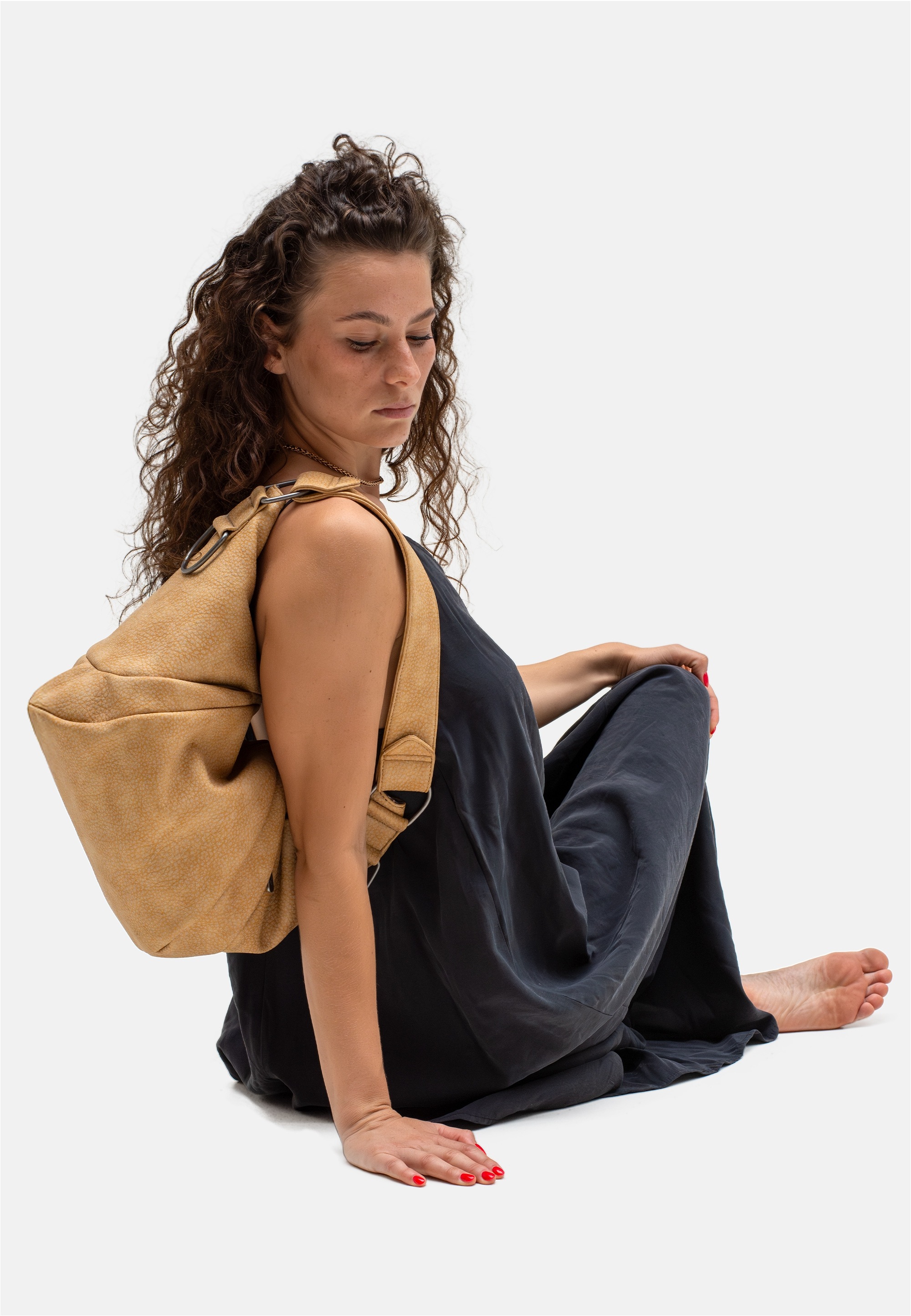 Fritzi aus Preußen Henkeltasche »Croissant Hobo« mit dekorativen Hardware-Schnallen an den Seiten