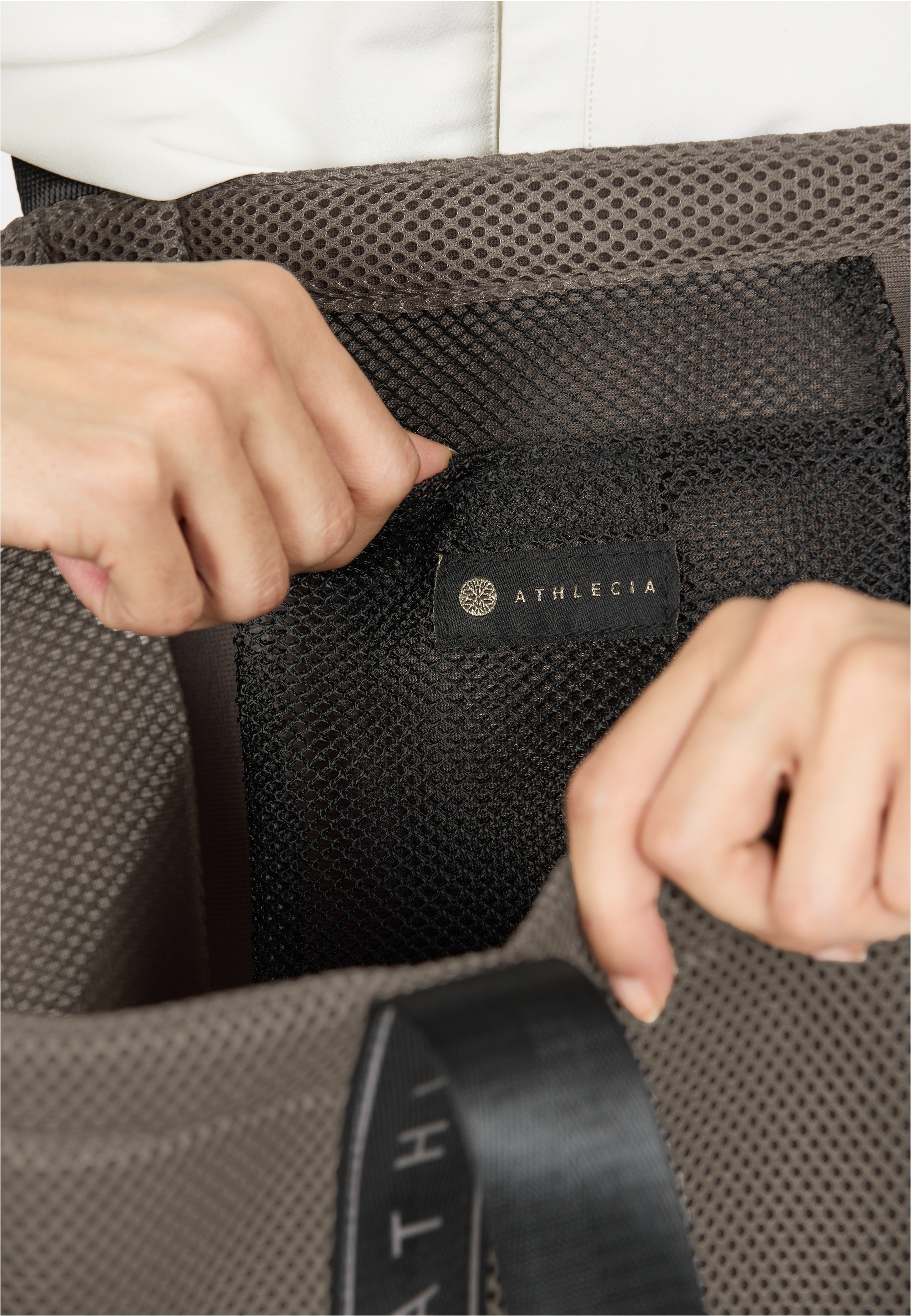 ATHLECIA Sporttasche »Eshely« aus robustem, gewebtem Polyester