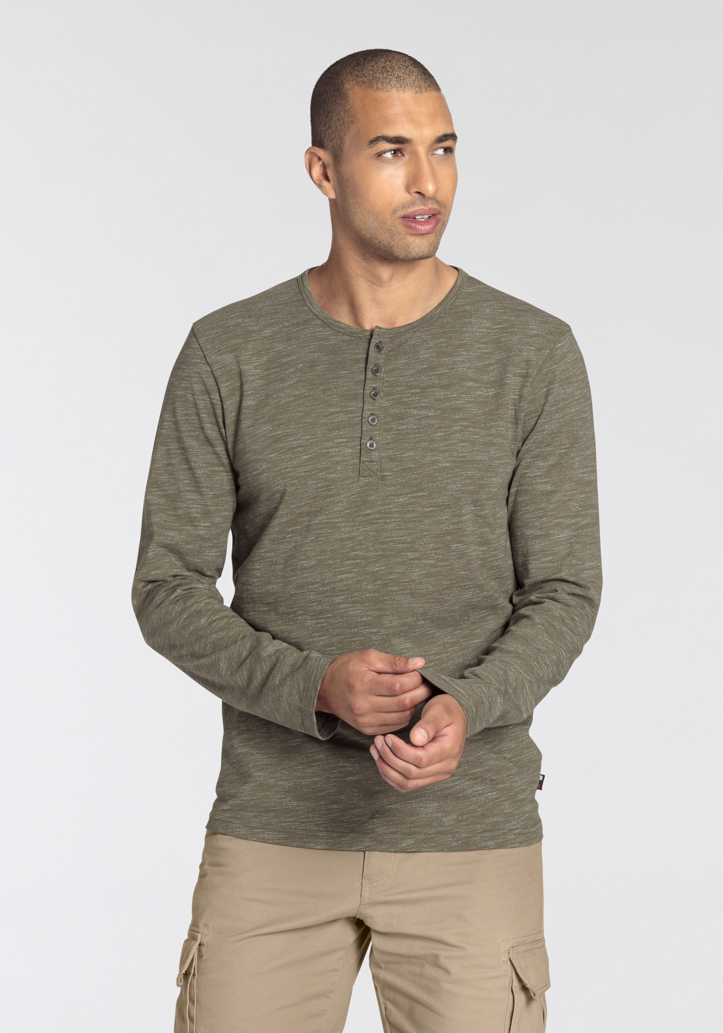Bruno Banani Langarmshirt "mit exklusiver Melange-Optik" Henley-Shirt mit markanter Knopfleiste