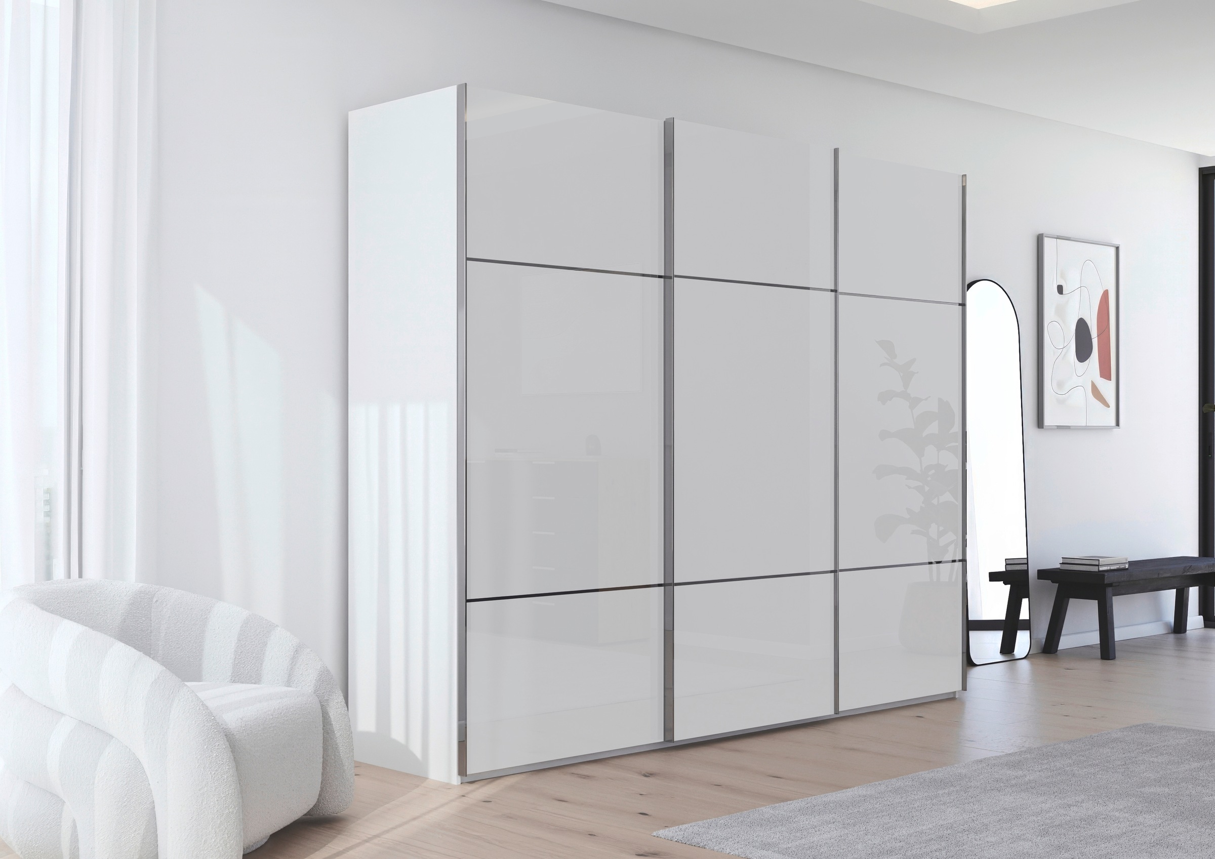 rauch Schwebetürenschrank »Kleiderschrank Schrank Garderobe Schlafzimmerschrank SCALE-TRIO«, edle dreigeteilte Front mit 2 Zierleisten Glasfront MADE IN GERMANY
