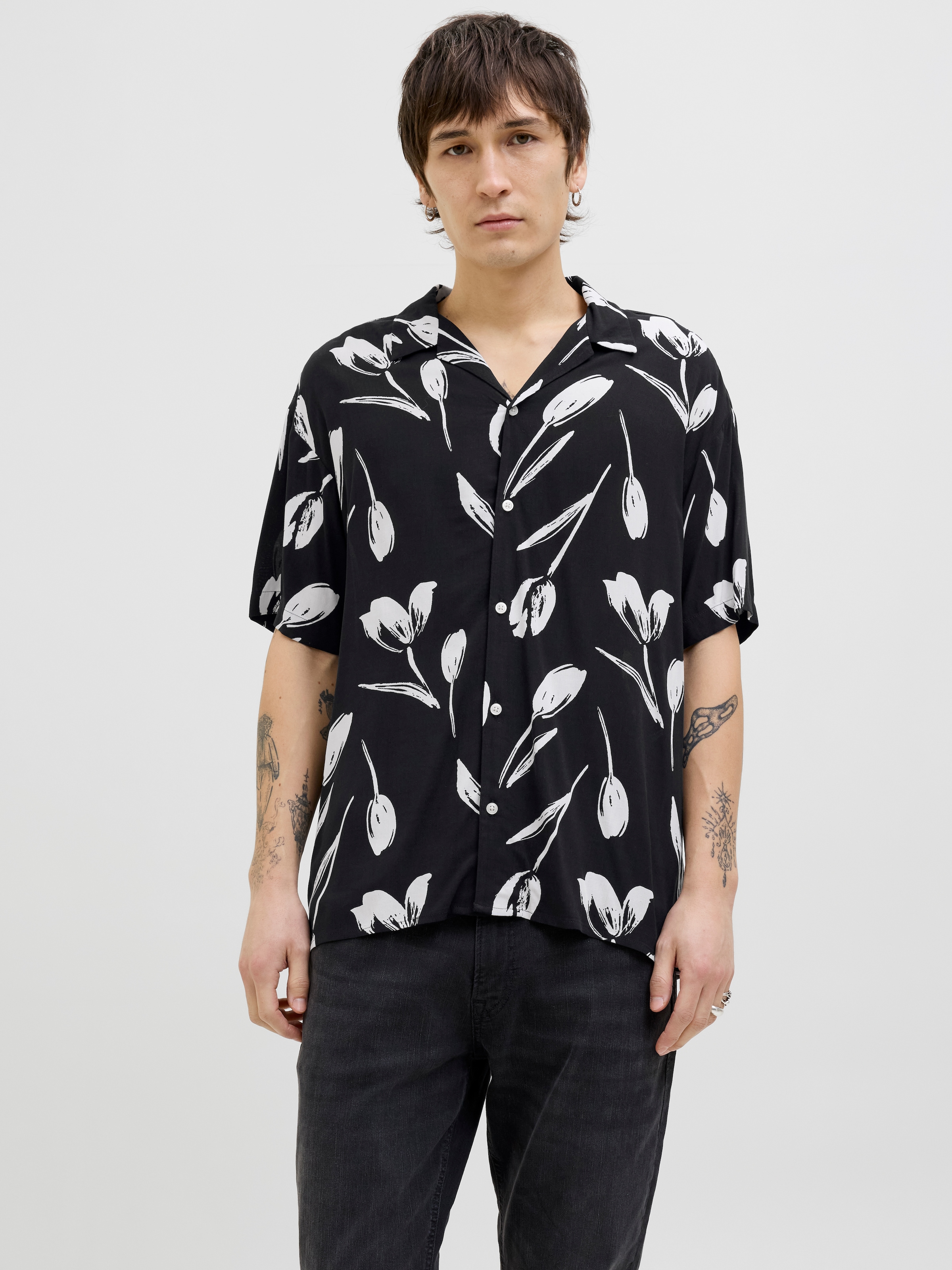 Jack & Jones Kurzarmhemd "JJEJEFF CHARGE RESORT SHIRT SS SN", mit All-Over günstig online kaufen