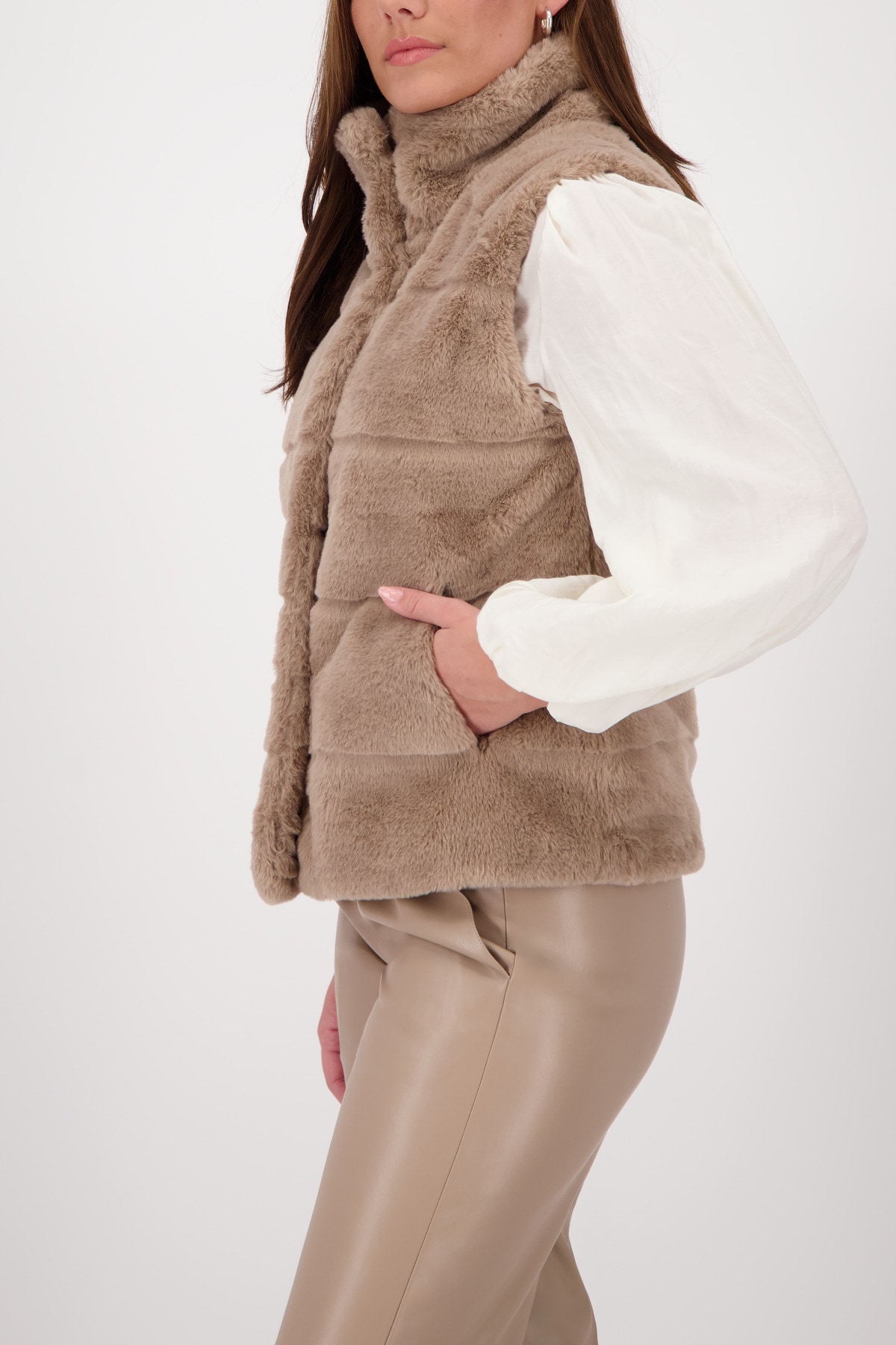 Monari Fellimitatweste »Weste Basic fake fur«, Mit Rundhalsausschnitt mit Stehkragen